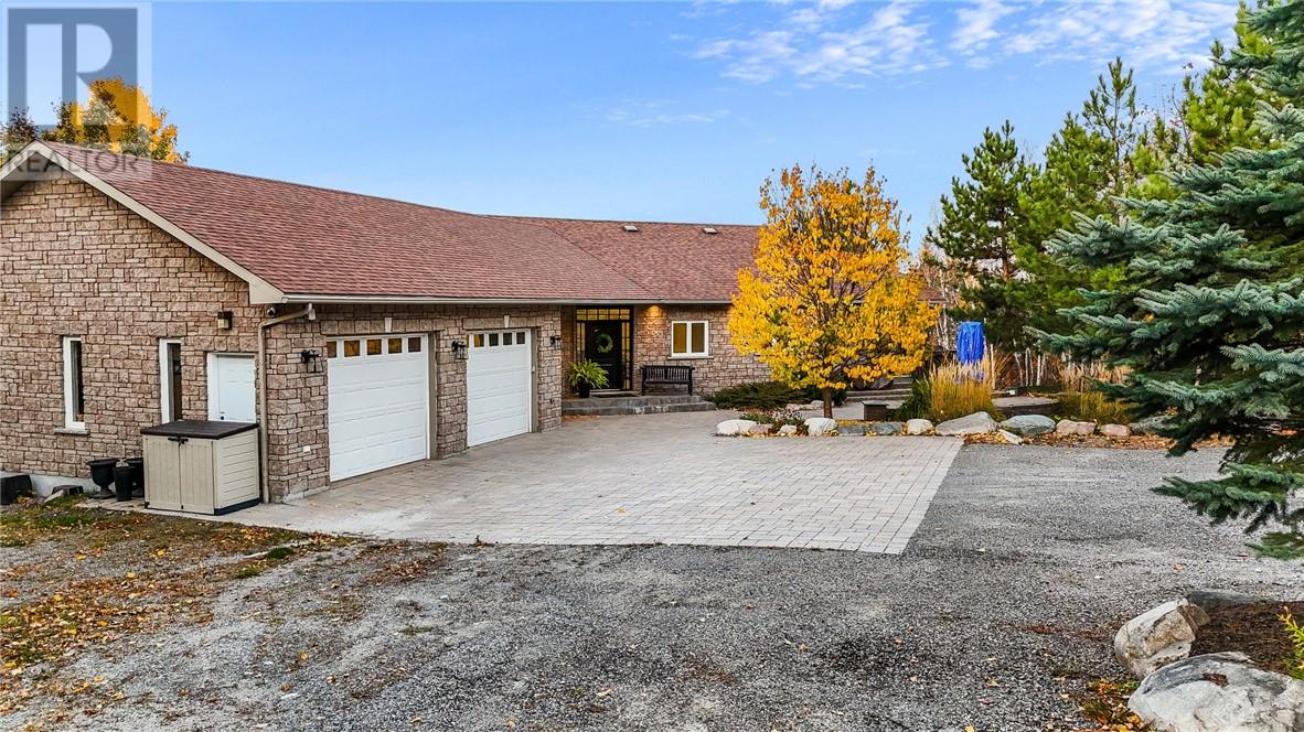 20 Breezehill Road, Skead, Ontario  P0M 2Y0 - Photo 3 - 2125658