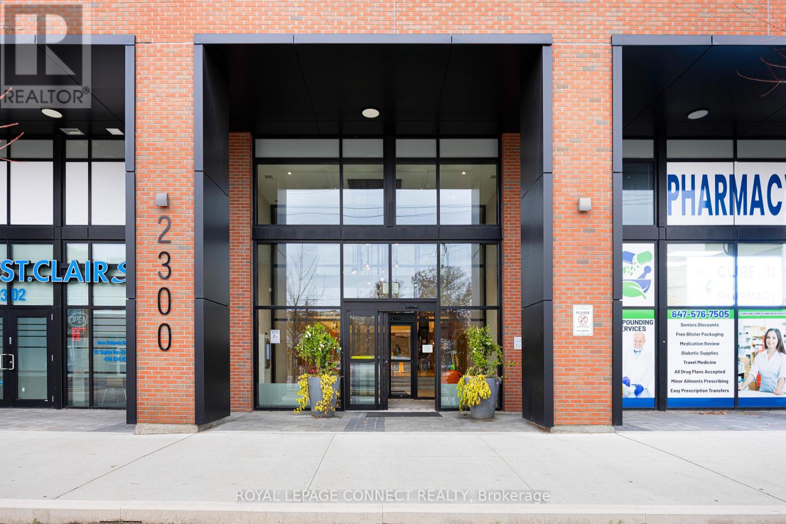 112 - 2300 St Clair Avenue W, Toronto, Ontario  M4V 0A2 - Photo 19 - W12463155