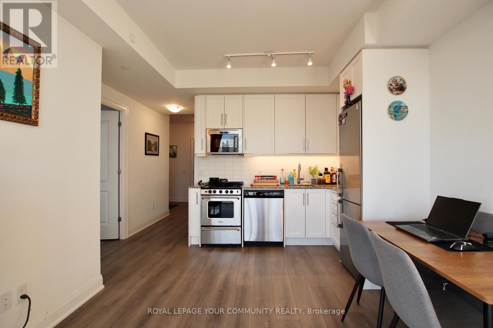 404 - 20 Gatineau Drive, Vaughan, Ontario  L4J 0L3 - Photo 9 - N12496338