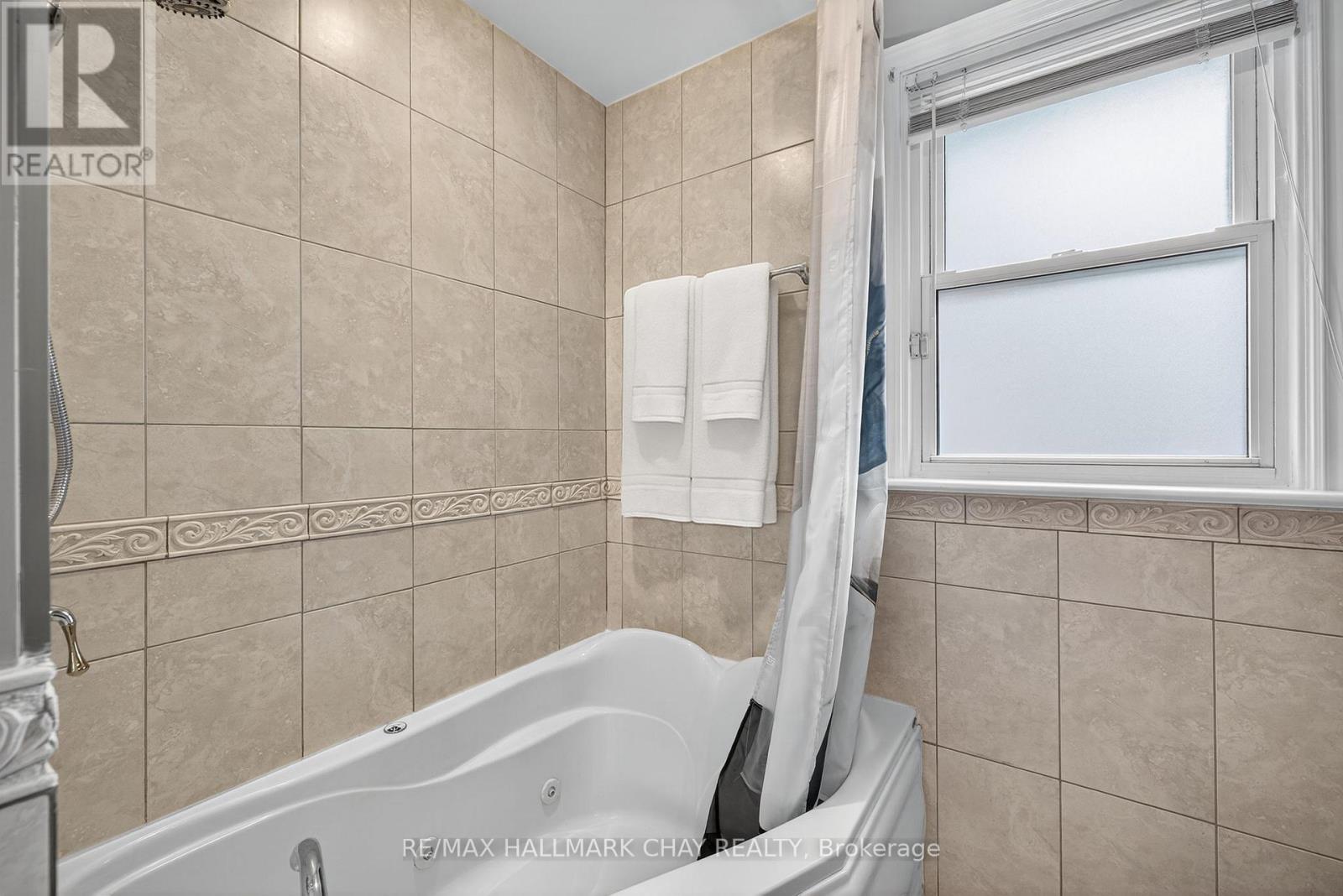 33 Mill Street S, Brampton, Ontario  L6Y 1S7 - Photo 11 - W12546604