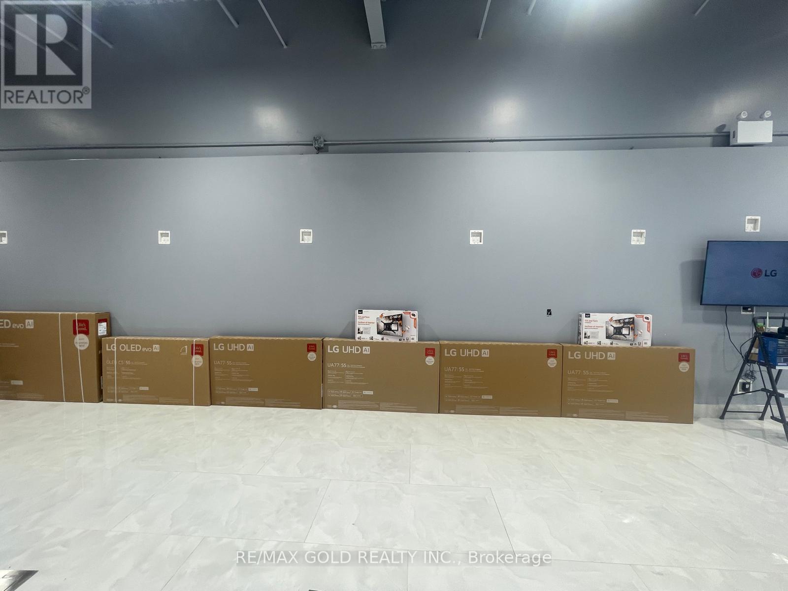 Unit 4 - 6101 Mayfield Road, Brampton, Ontario  L6P 4R9 - Photo 13 - W12546628