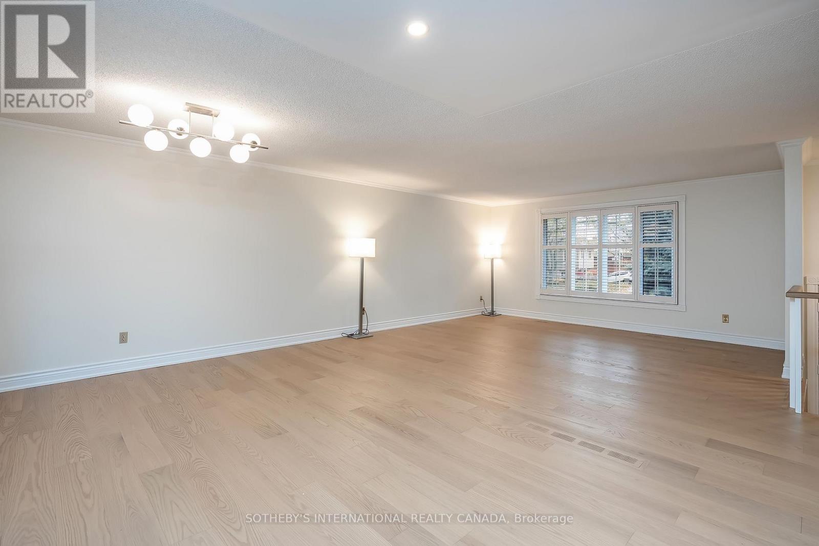 475 Sparling Crescent, Burlington, Ontario  L7L 5J3 - Photo 12 - W12546662