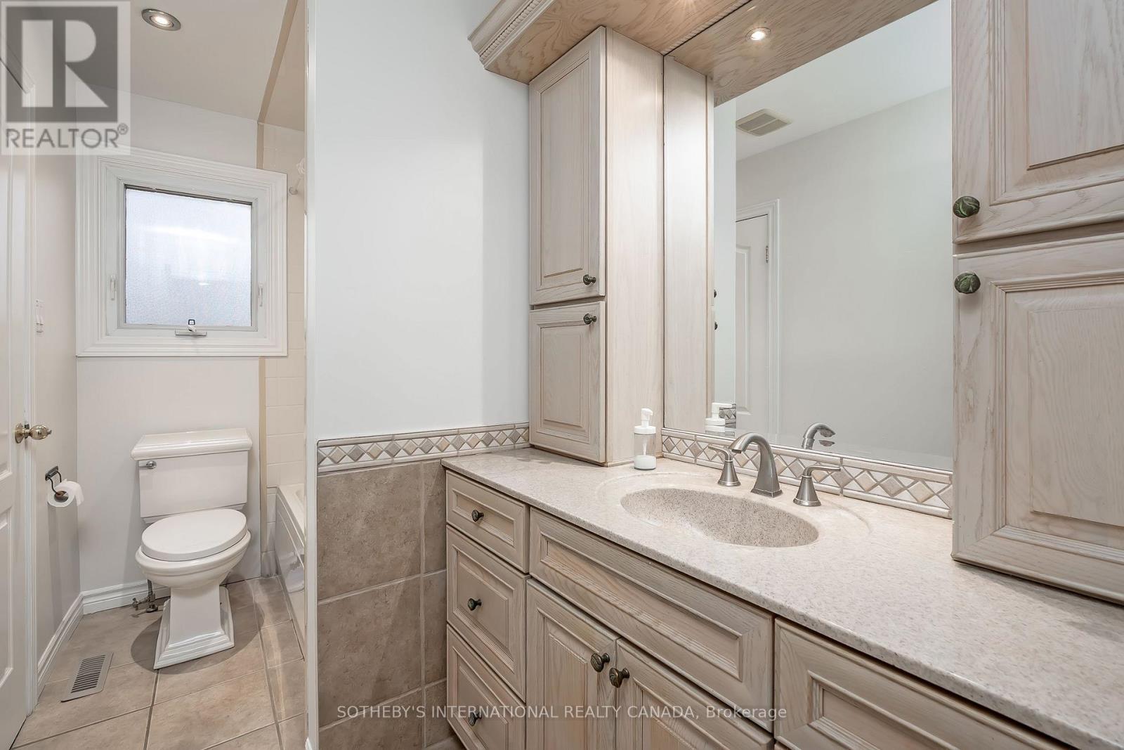 475 Sparling Crescent, Burlington, Ontario  L7L 5J3 - Photo 18 - W12546662