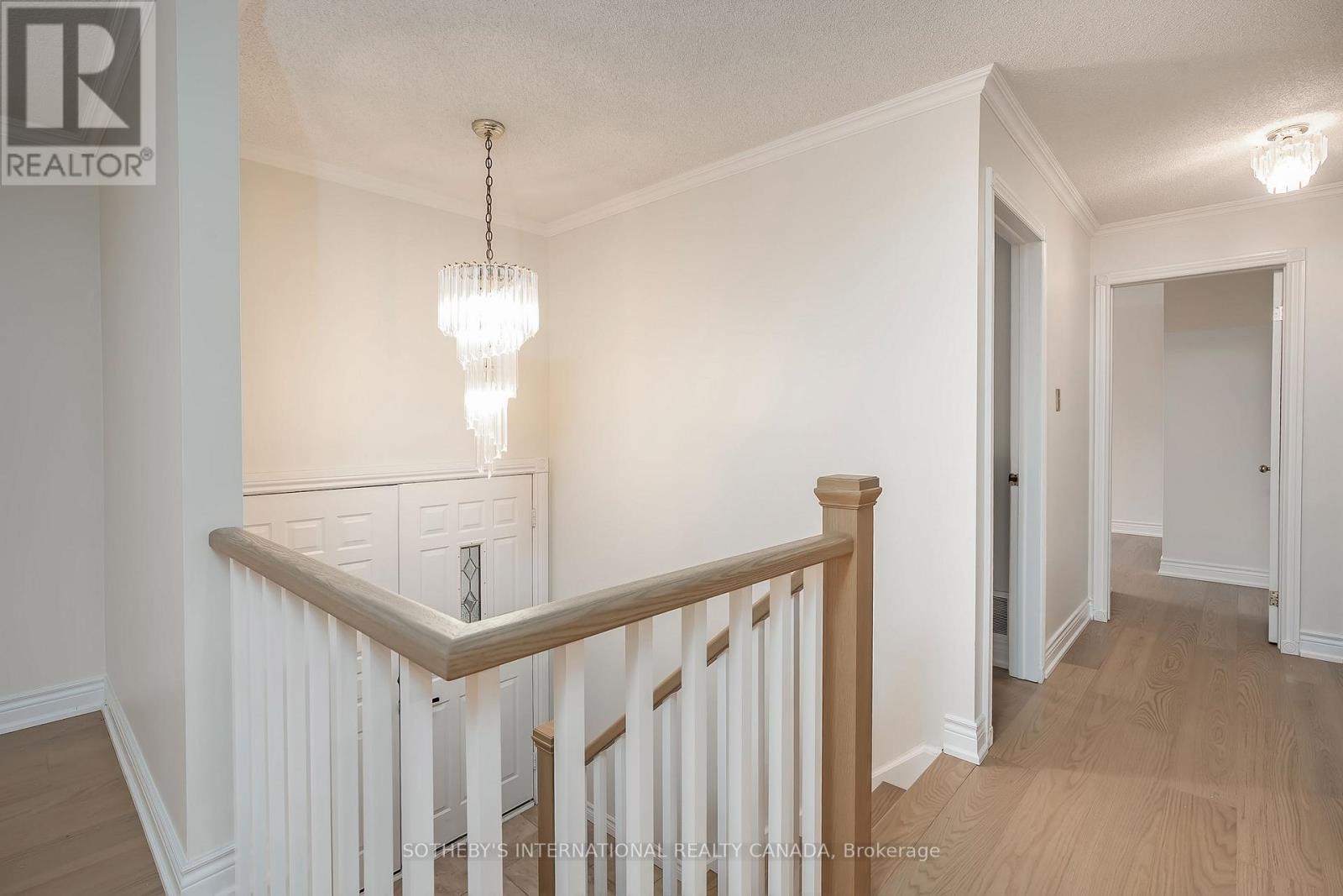 475 Sparling Crescent, Burlington, Ontario  L7L 5J3 - Photo 4 - W12546662