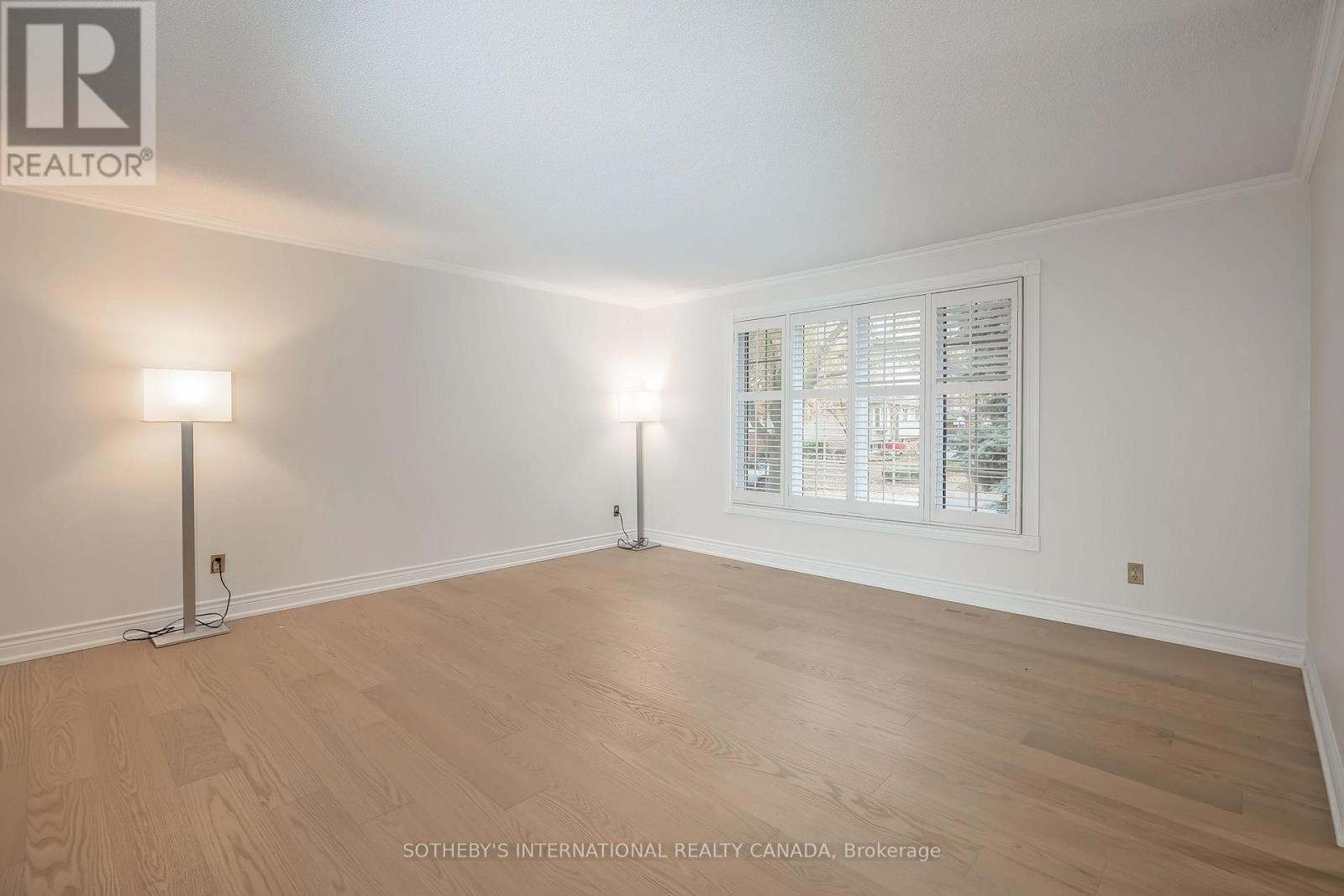 475 Sparling Crescent, Burlington, Ontario  L7L 5J3 - Photo 5 - W12546662