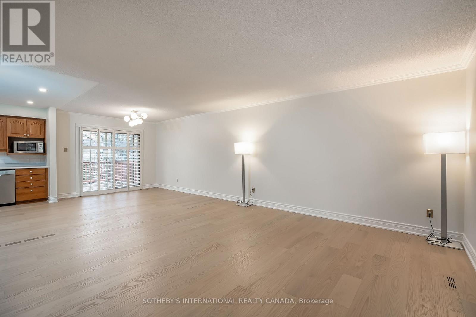 475 Sparling Crescent, Burlington, Ontario  L7L 5J3 - Photo 7 - W12546662