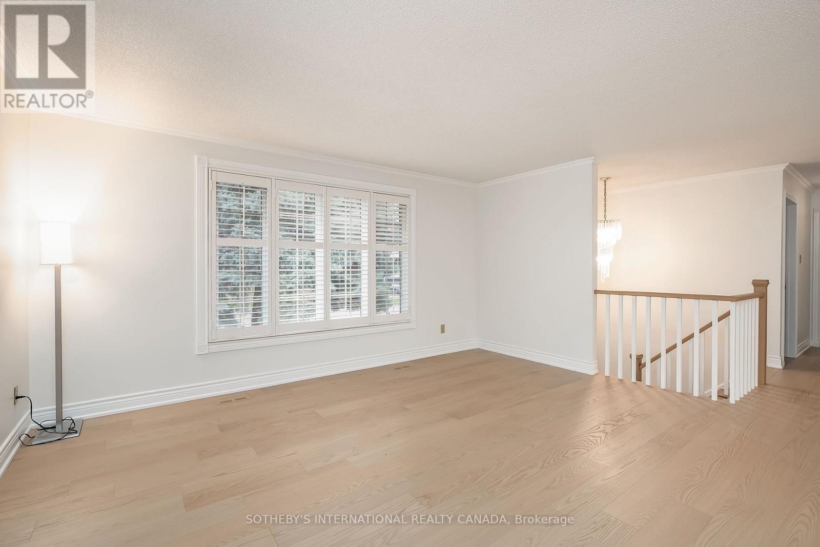 475 Sparling Crescent, Burlington, Ontario  L7L 5J3 - Photo 9 - W12546662