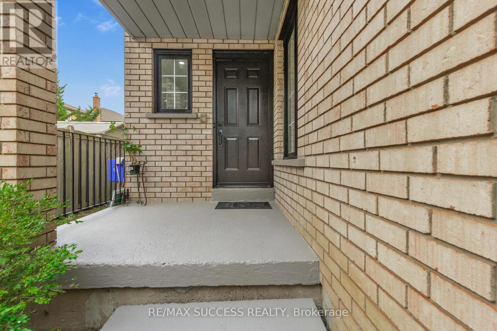4631 Penhallow Road, Mississauga, Ontario  L5V 1E8 - Photo 11 - W12546688