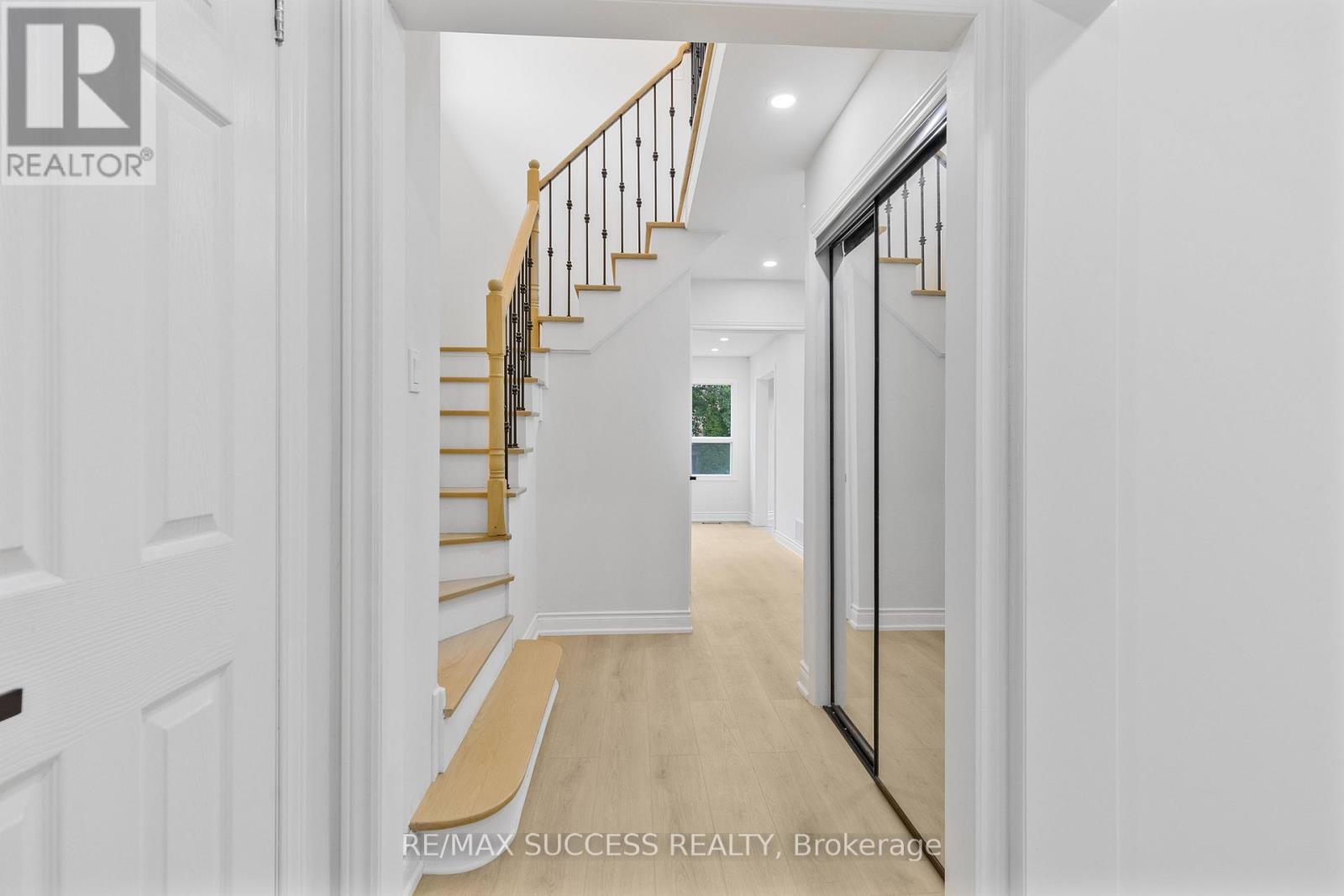 4631 Penhallow Road, Mississauga, Ontario  L5V 1E8 - Photo 13 - W12546688