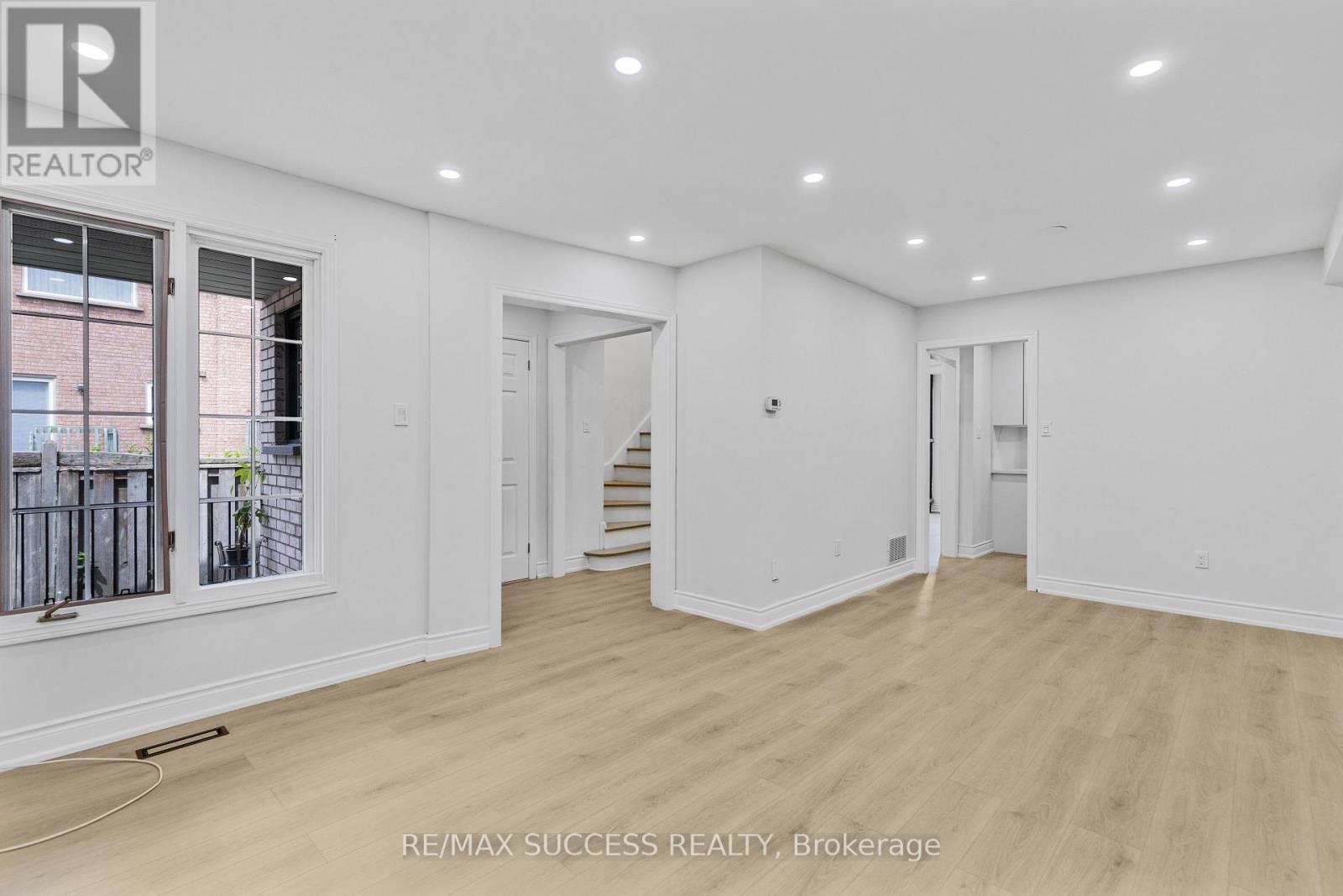 4631 Penhallow Road, Mississauga, Ontario  L5V 1E8 - Photo 15 - W12546688