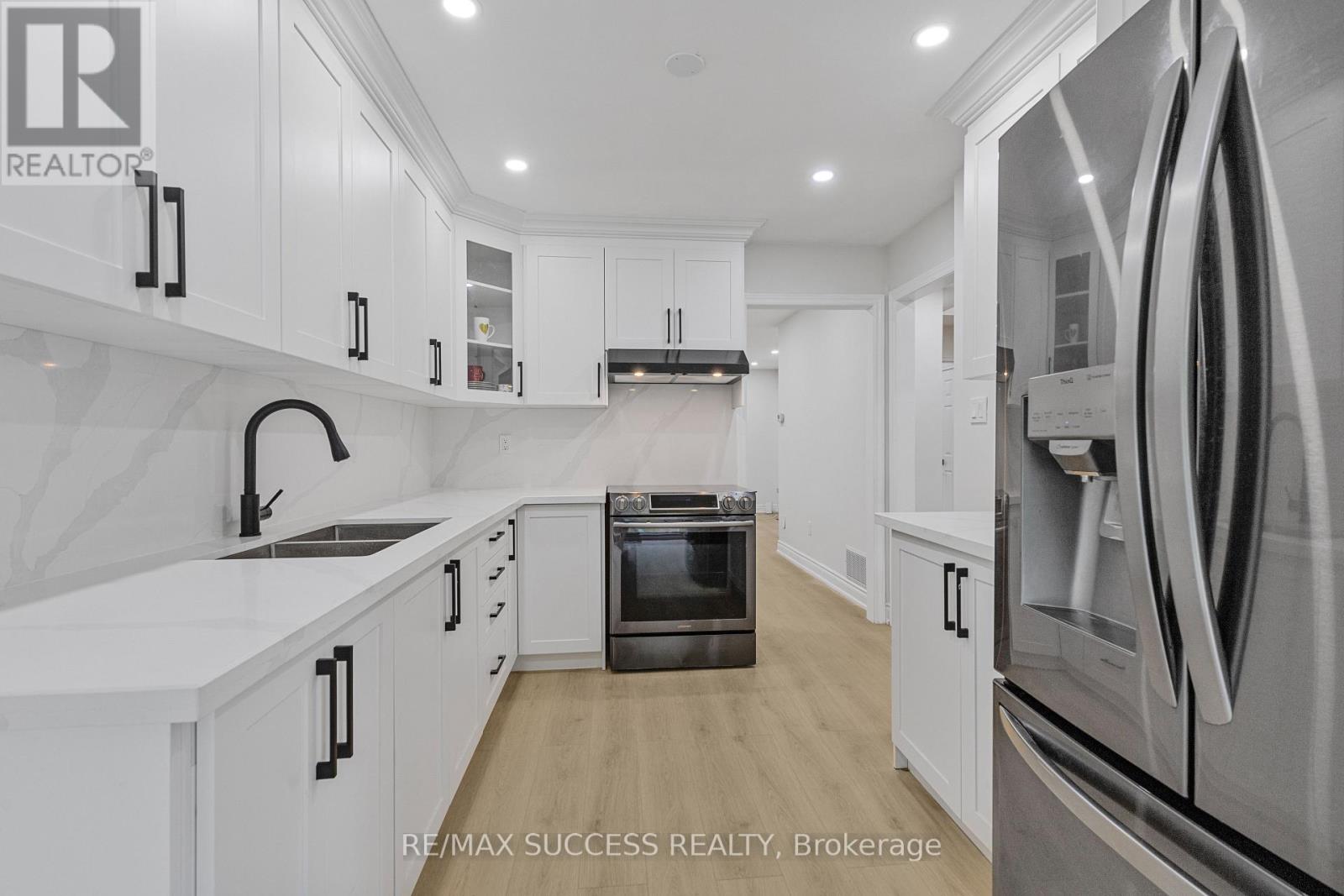 4631 Penhallow Road, Mississauga, Ontario  L5V 1E8 - Photo 22 - W12546688