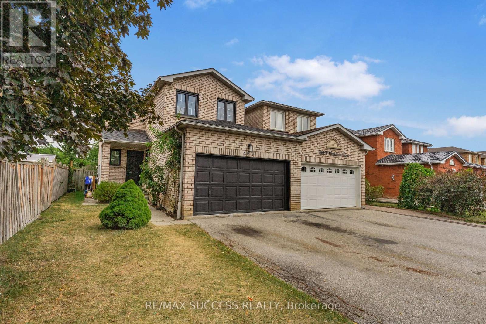 4631 Penhallow Road, Mississauga, Ontario  L5V 1E8 - Photo 3 - W12546688