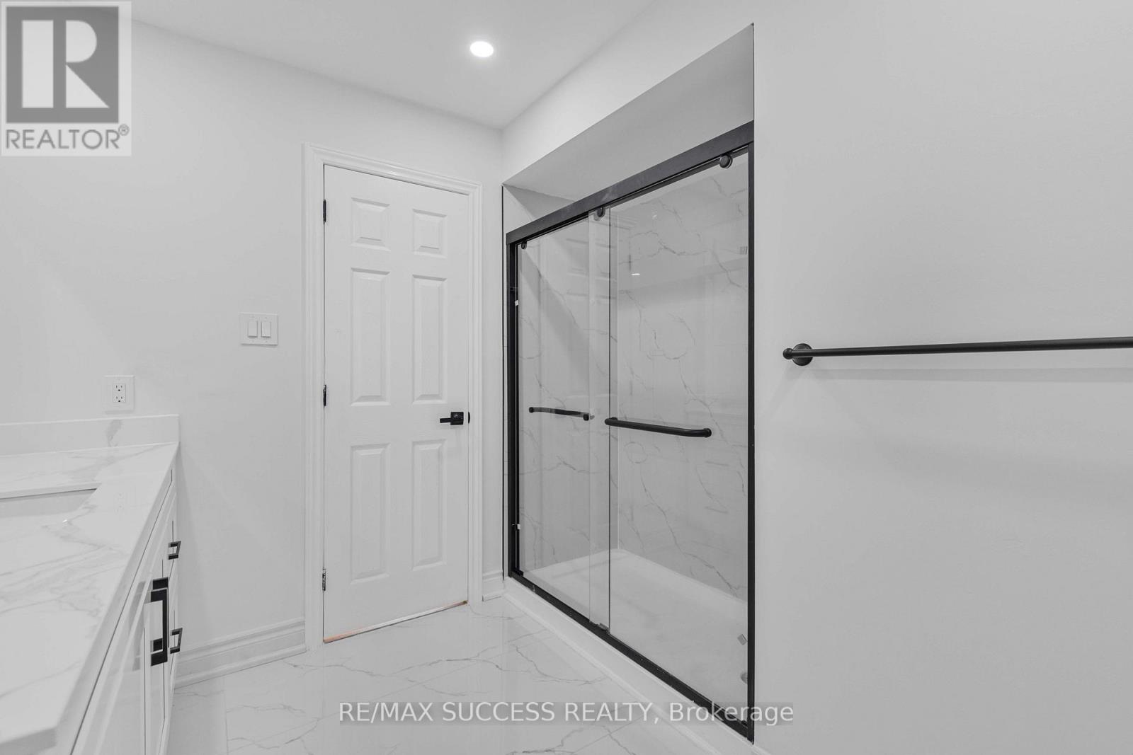 4631 Penhallow Road, Mississauga, Ontario  L5V 1E8 - Photo 34 - W12546688