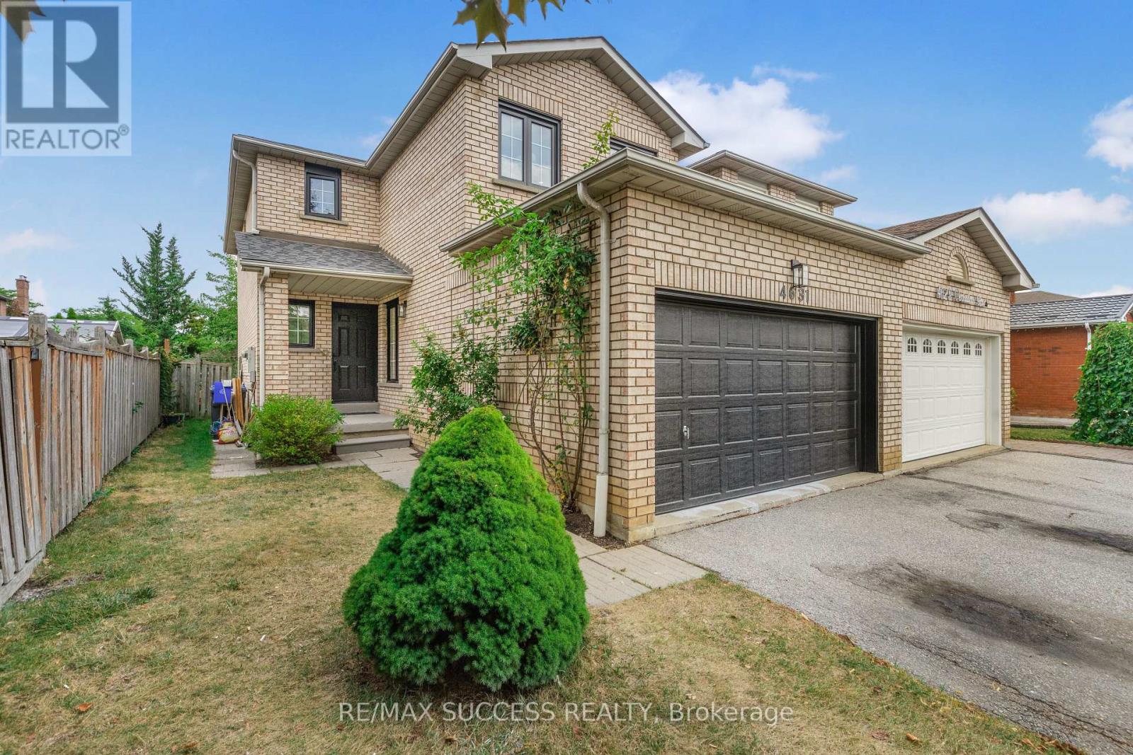 4631 Penhallow Road, Mississauga, Ontario  L5V 1E8 - Photo 4 - W12546688