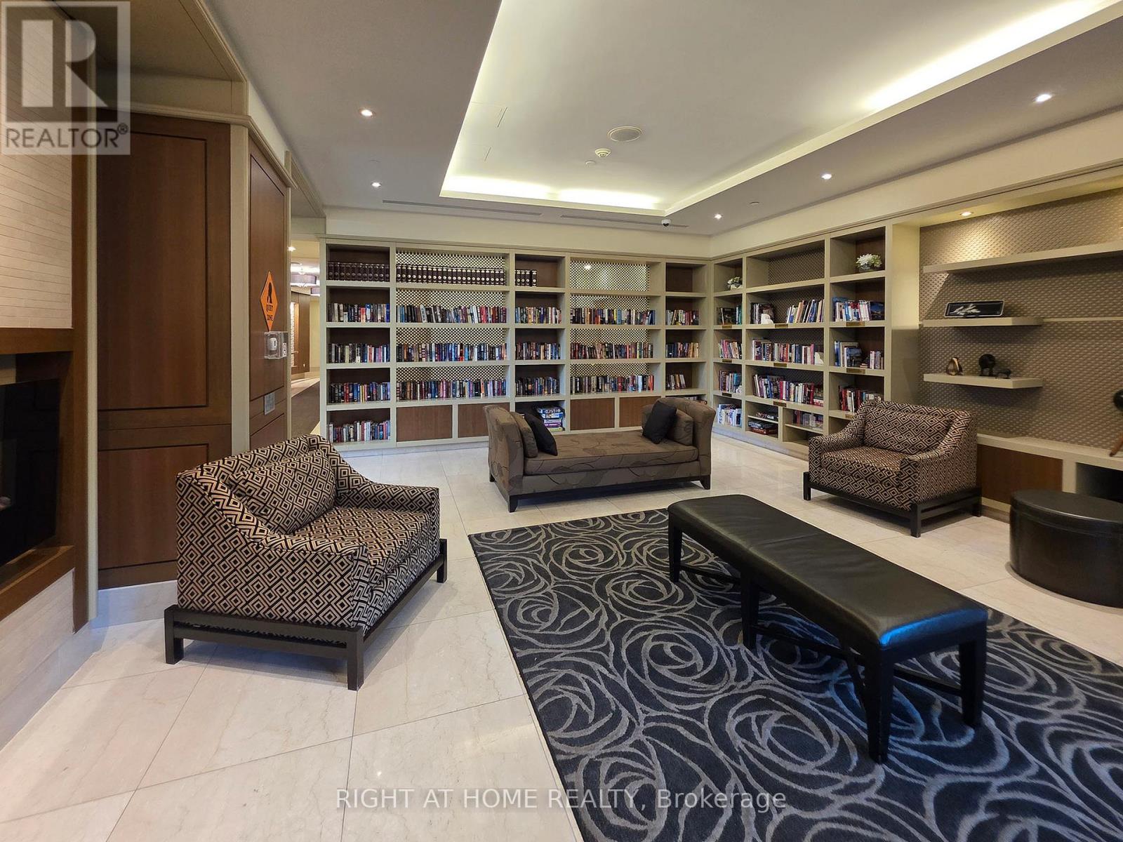 508 - 100 John Street, Brampton, Ontario  L6W 0A8 - Photo 17 - W12546720