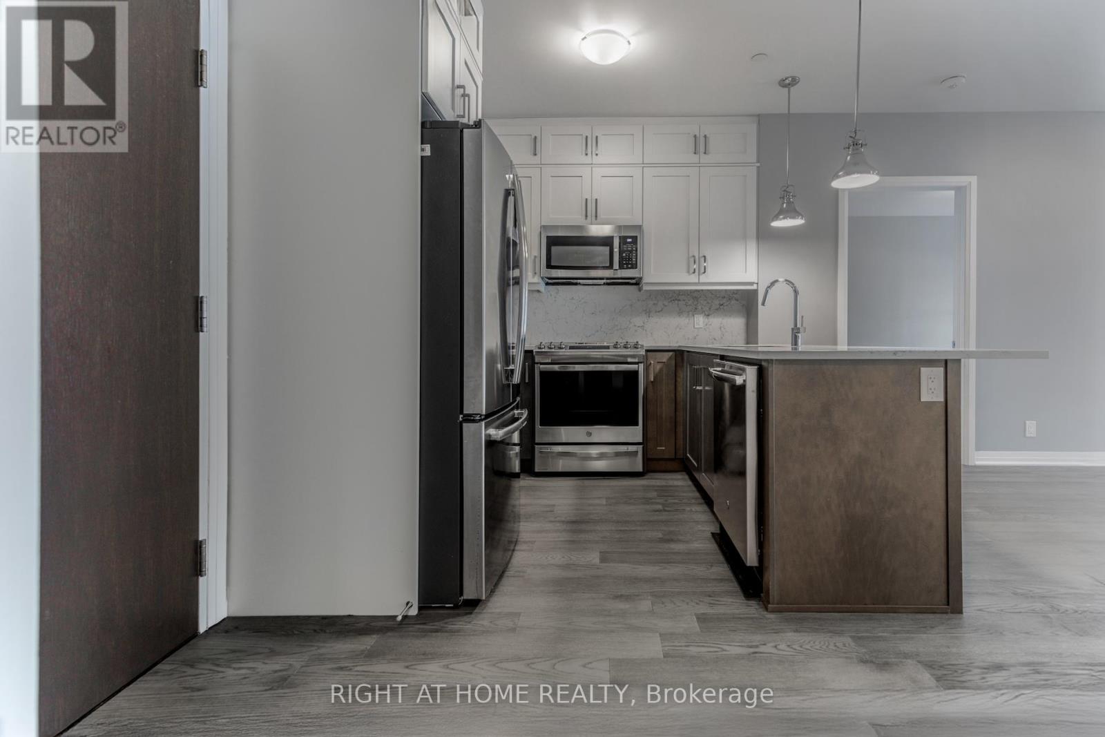 109 - 102 Grovewood Common, Oakville, Ontario  L6H 0X2 - Photo 12 - W12546722