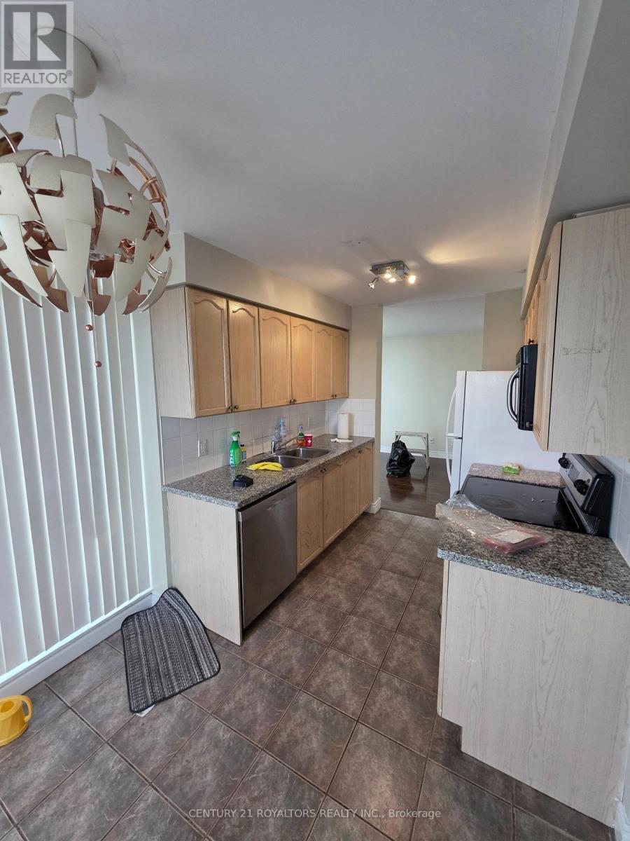 4889 Kimbermount Avenue, Mississauga, Ontario  L5M 7R9 - Photo 4 - W12546736