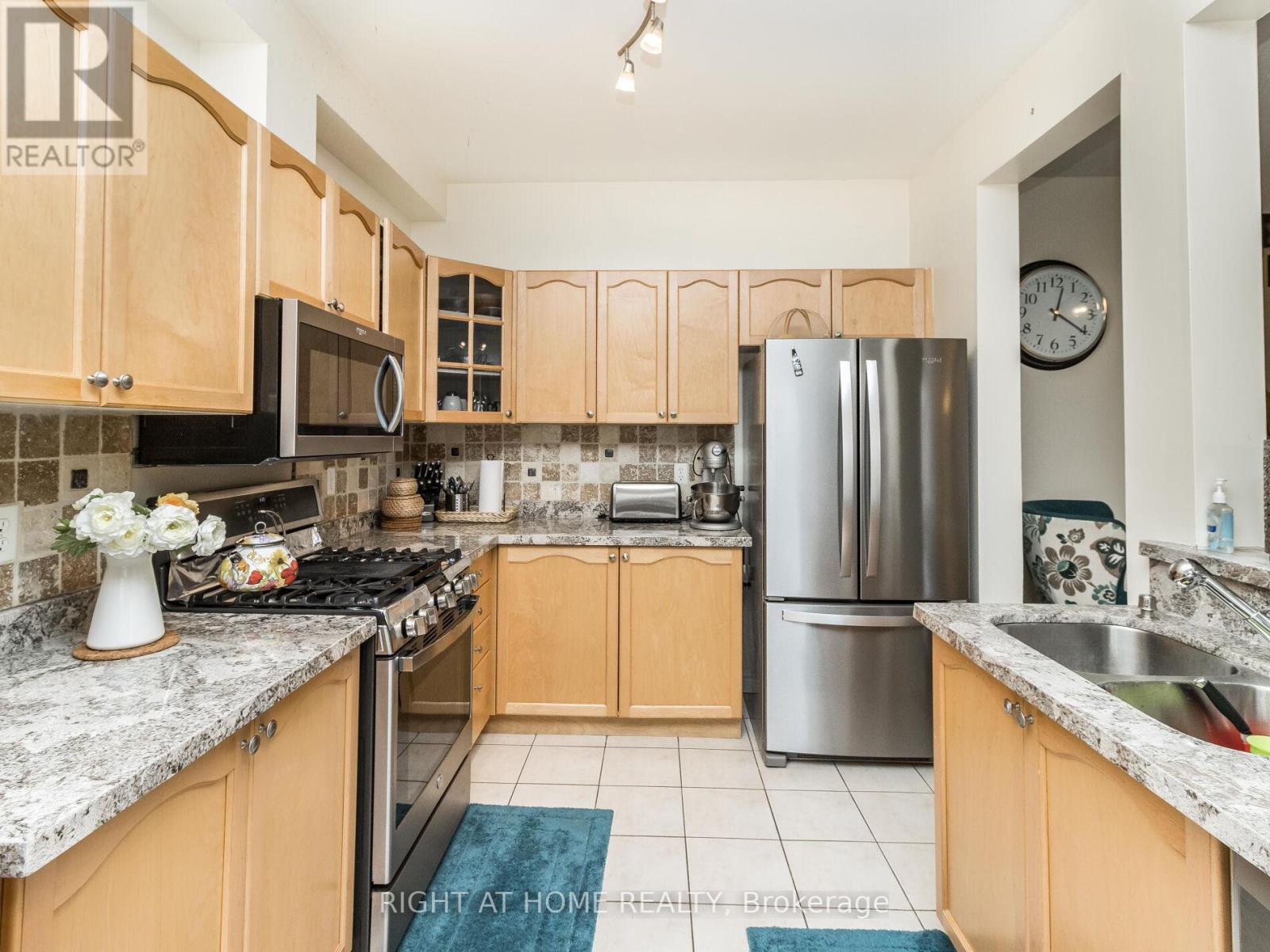 2229 Walker's Line, Burlington, Ontario  L7M 4X4 - Photo 11 - W12546748