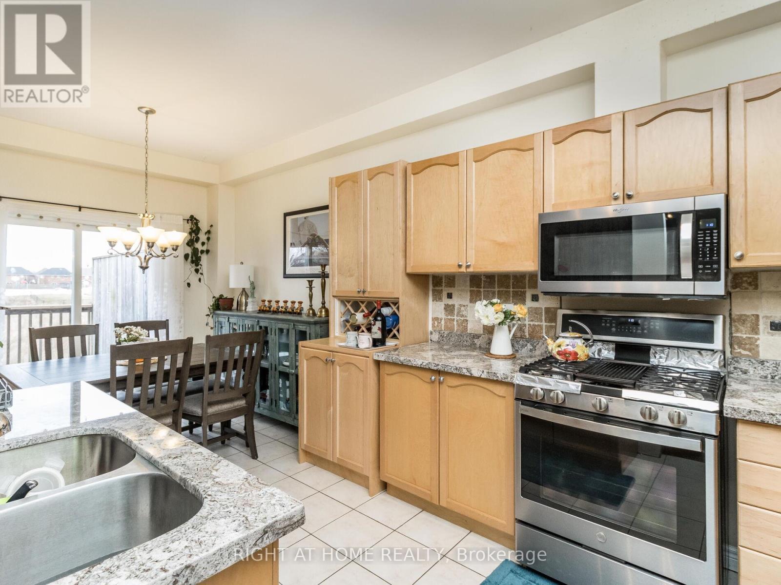 2229 Walker's Line, Burlington, Ontario  L7M 4X4 - Photo 14 - W12546748