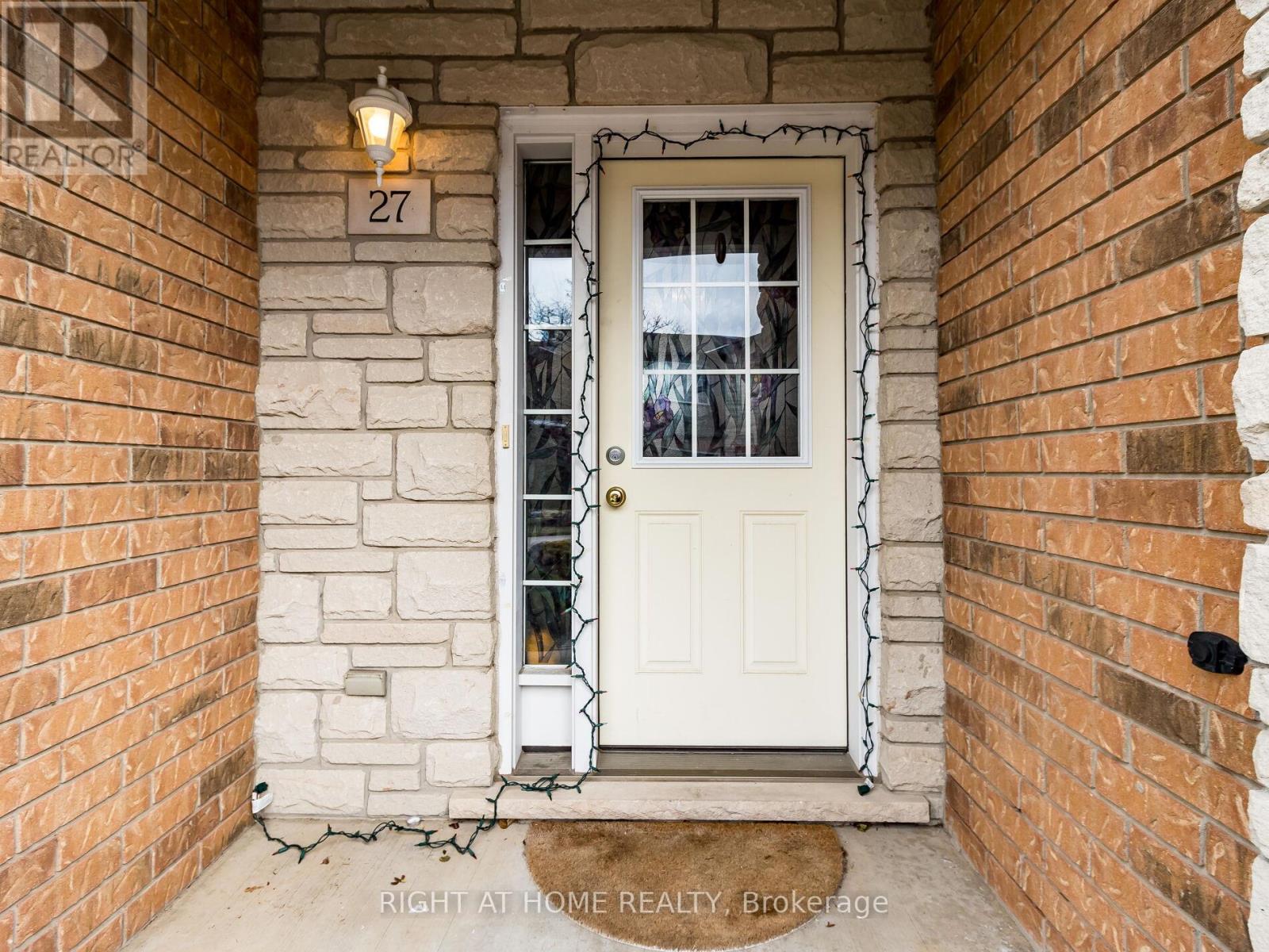 2229 Walker's Line, Burlington, Ontario  L7M 4X4 - Photo 2 - W12546748