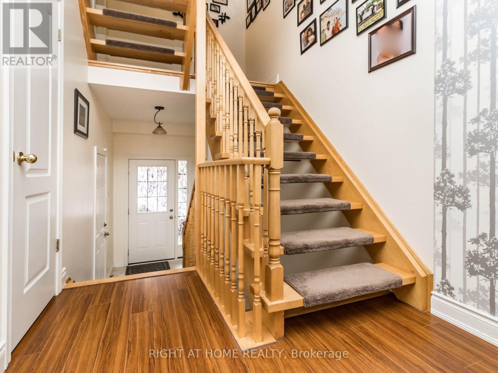 2229 Walker's Line, Burlington, Ontario  L7M 4X4 - Photo 5 - W12546748