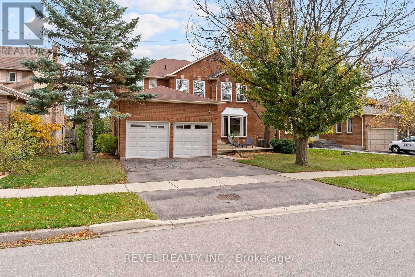 2824 HUNTINGDON TRAIL, Oakville, Ontario