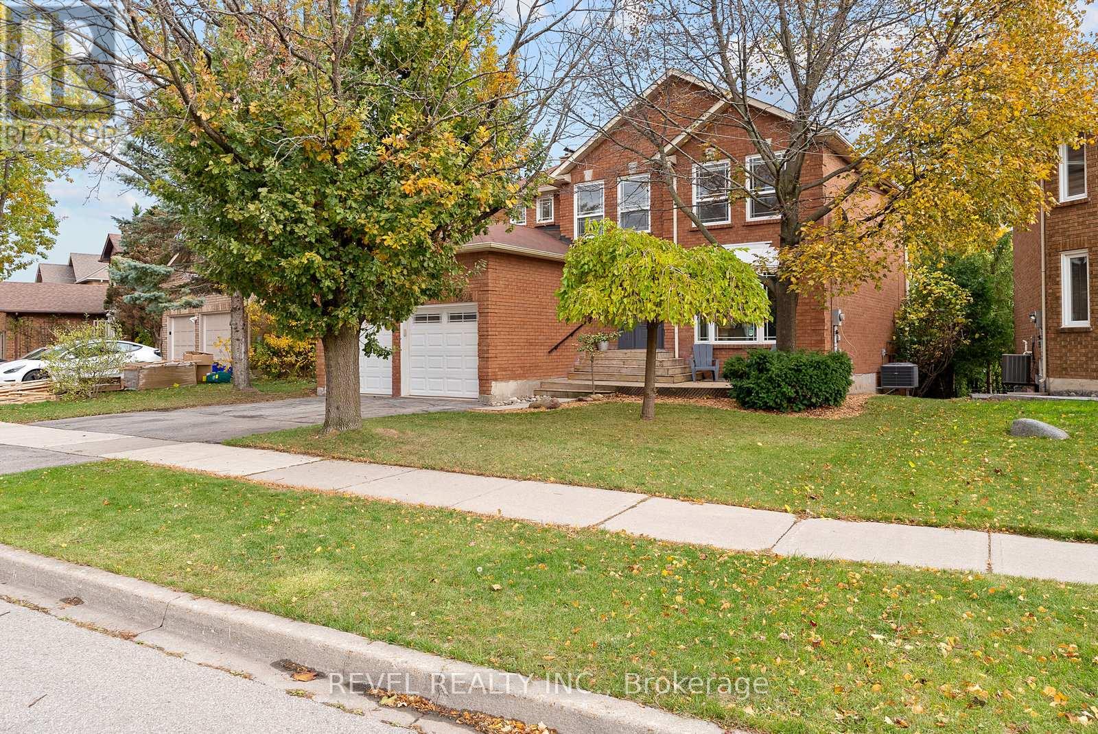 2824 Huntingdon Trail, Oakville, Ontario  L6J 6Y4 - Photo 2 - W12546752