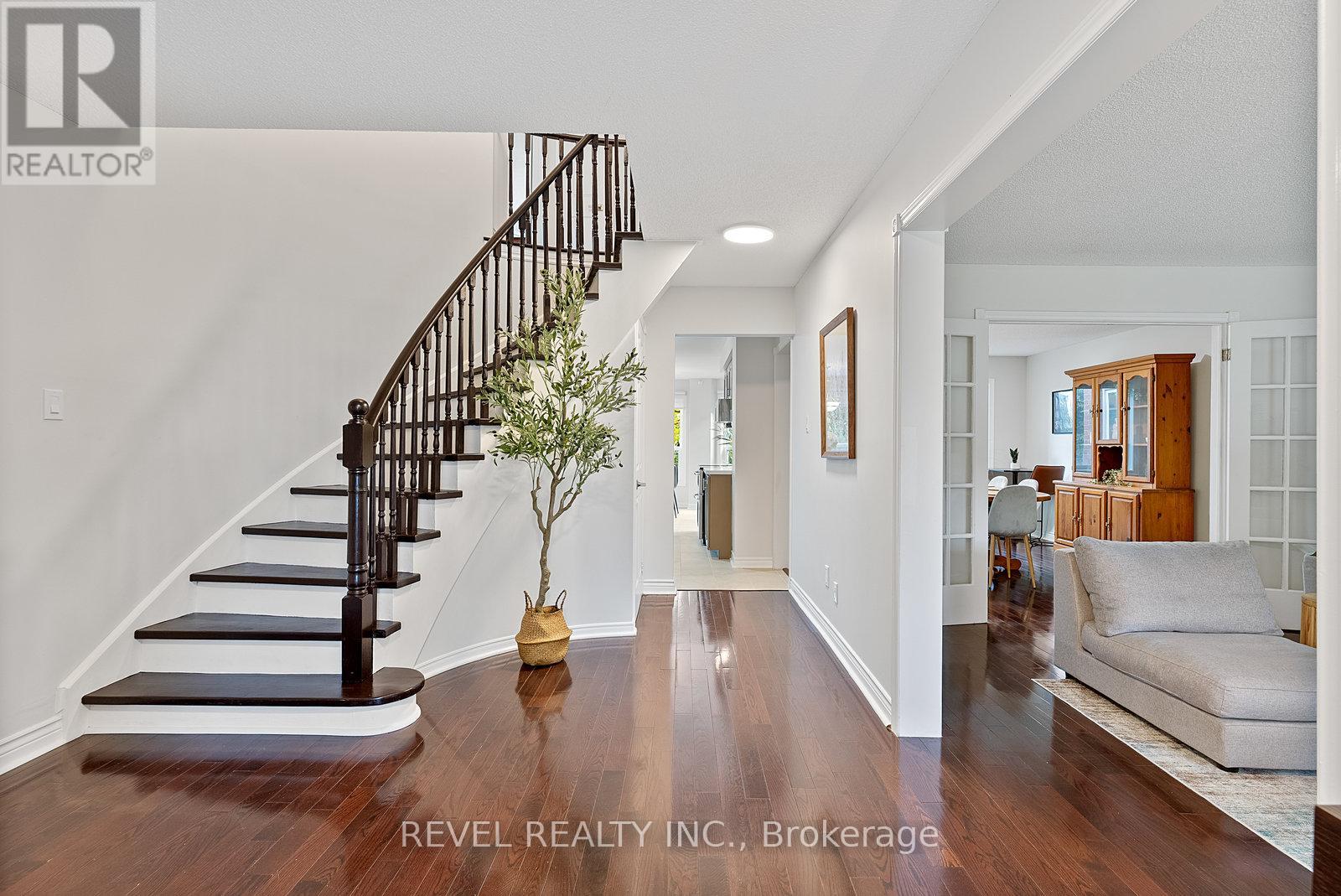 2824 Huntingdon Trail, Oakville, Ontario  L6J 6Y4 - Photo 4 - W12546752