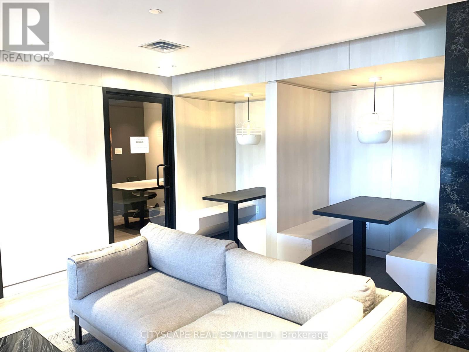 912 - 4065 Confederation Parkway, Mississauga, Ontario  L5B 0L4 - Photo 11 - W12546760