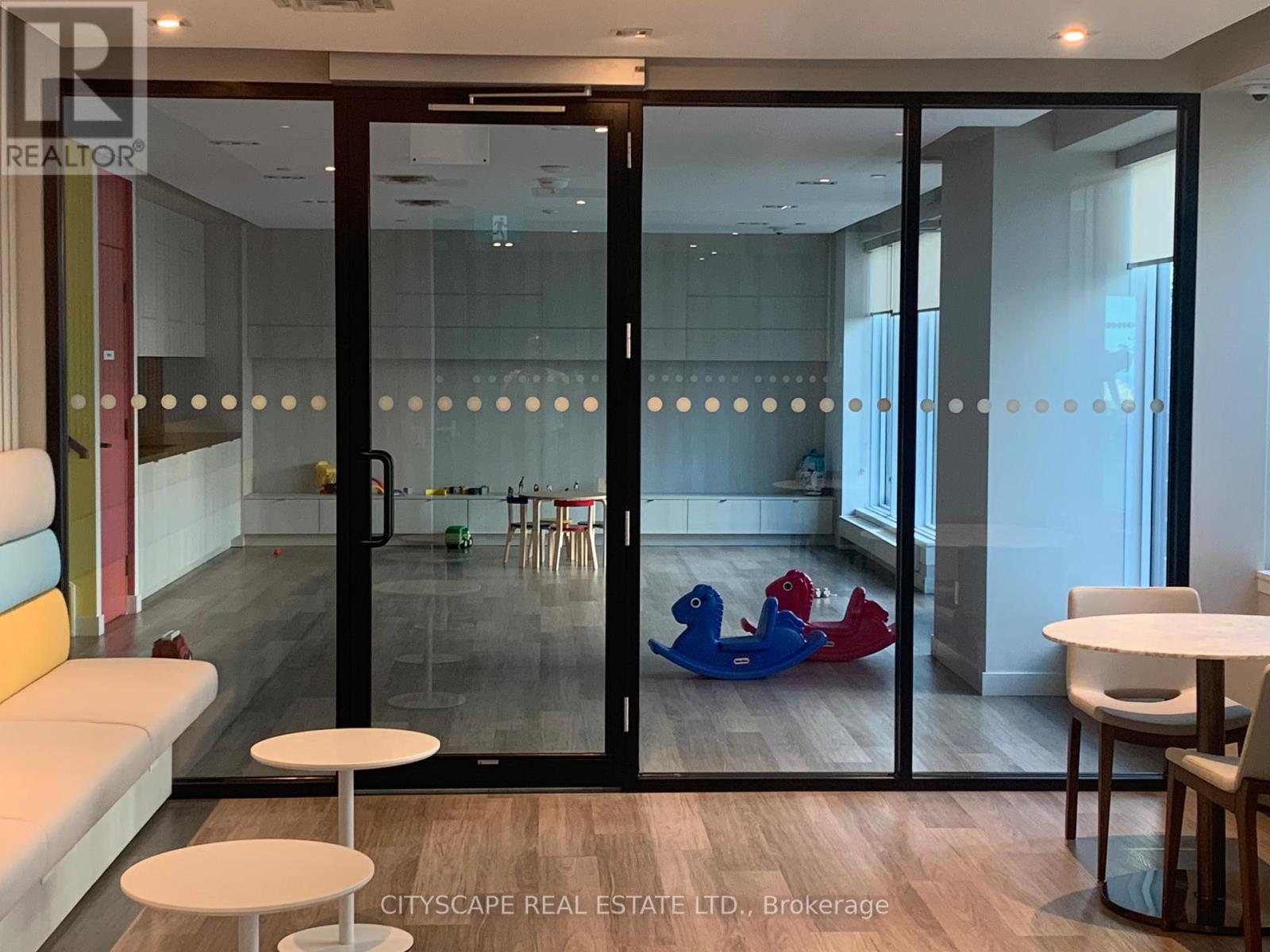 912 - 4065 Confederation Parkway, Mississauga, Ontario  L5B 0L4 - Photo 12 - W12546760