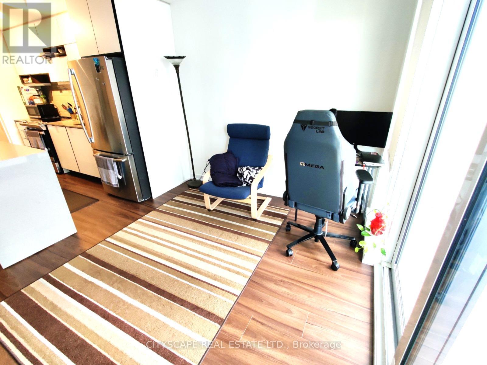 912 - 4065 Confederation Parkway, Mississauga, Ontario  L5B 0L4 - Photo 5 - W12546760