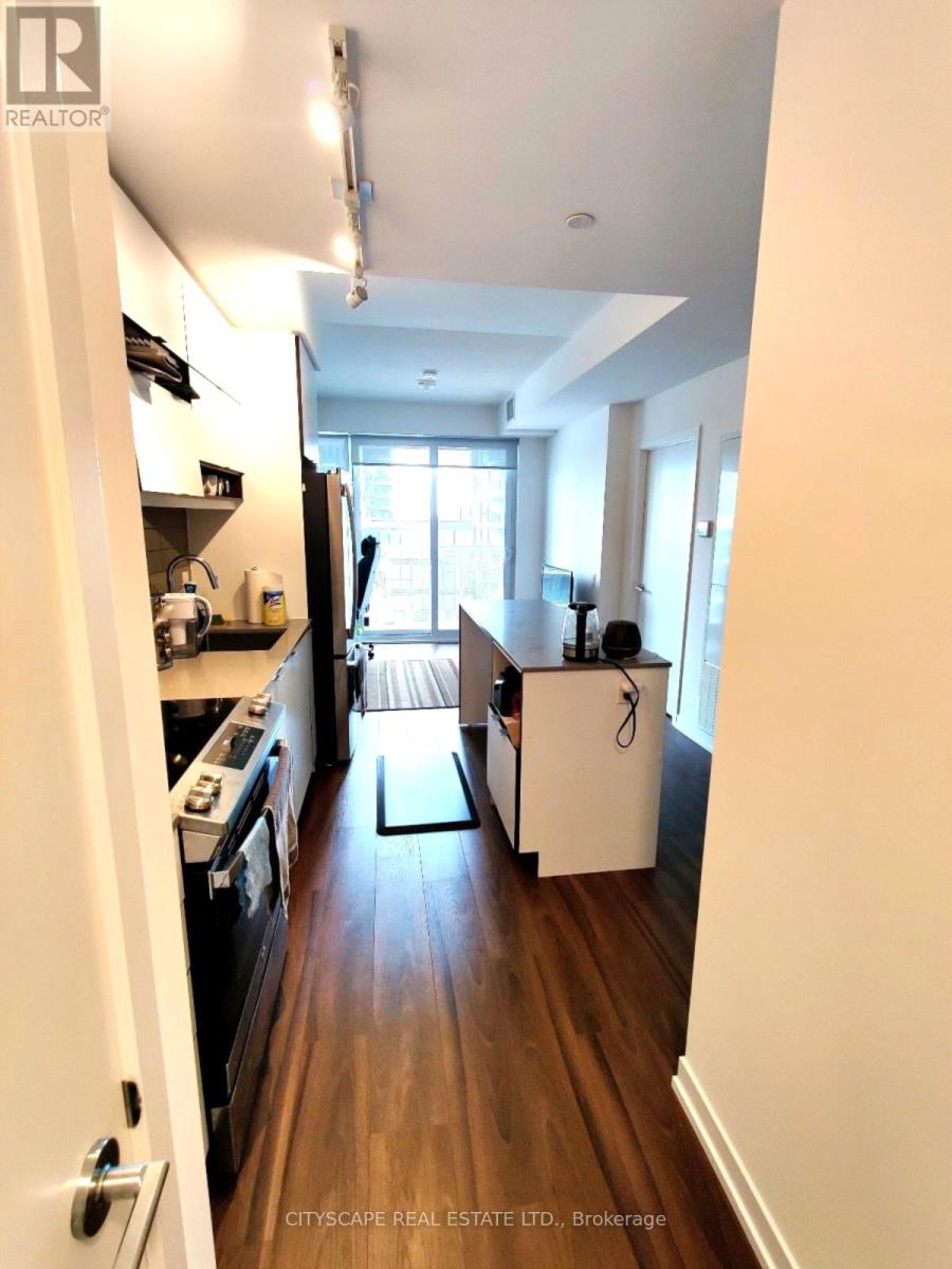 912 - 4065 Confederation Parkway, Mississauga, Ontario  L5B 0L4 - Photo 7 - W12546760