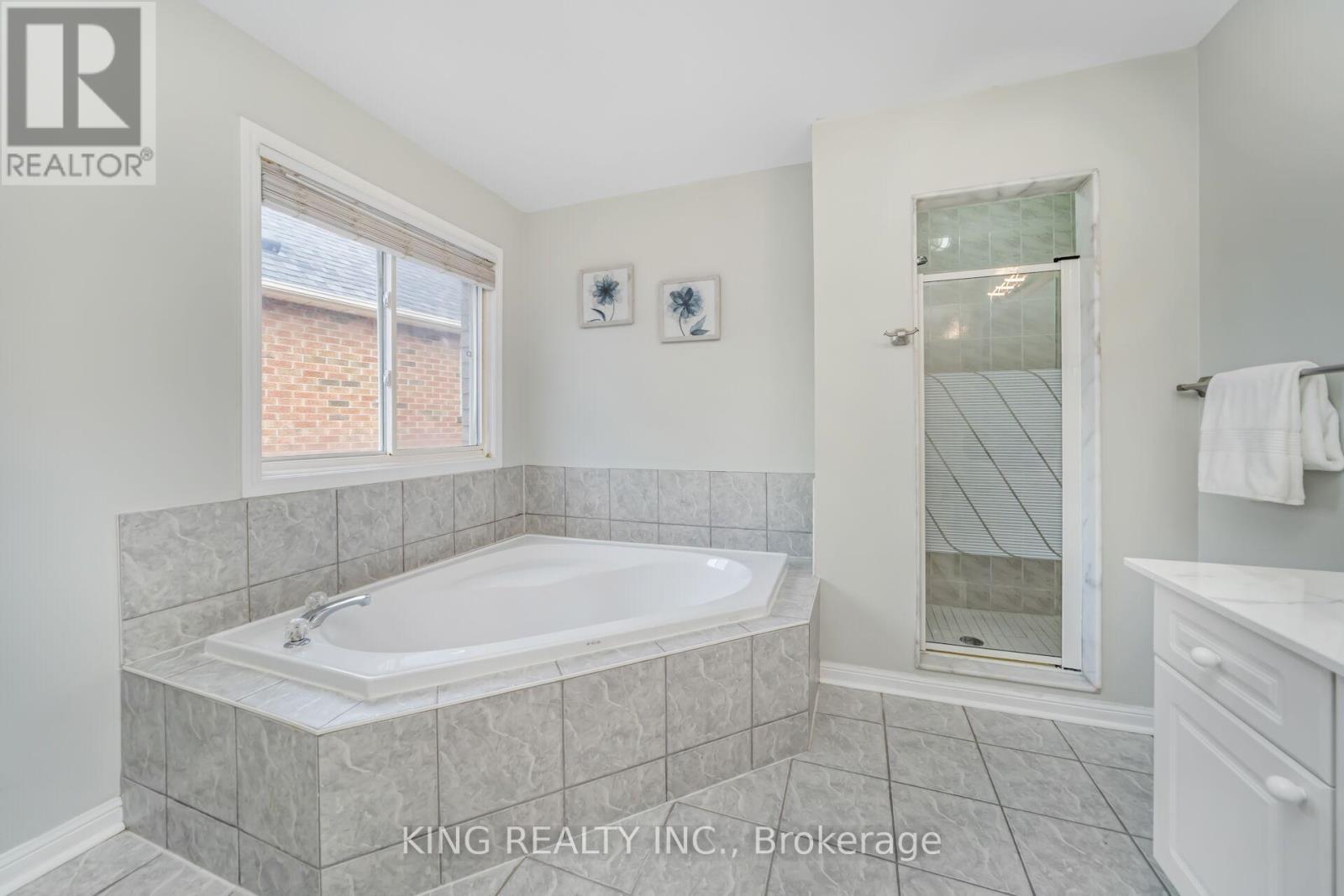 23 Himalaya Street, Brampton, Ontario  L6R 2L8 - Photo 19 - W12546782