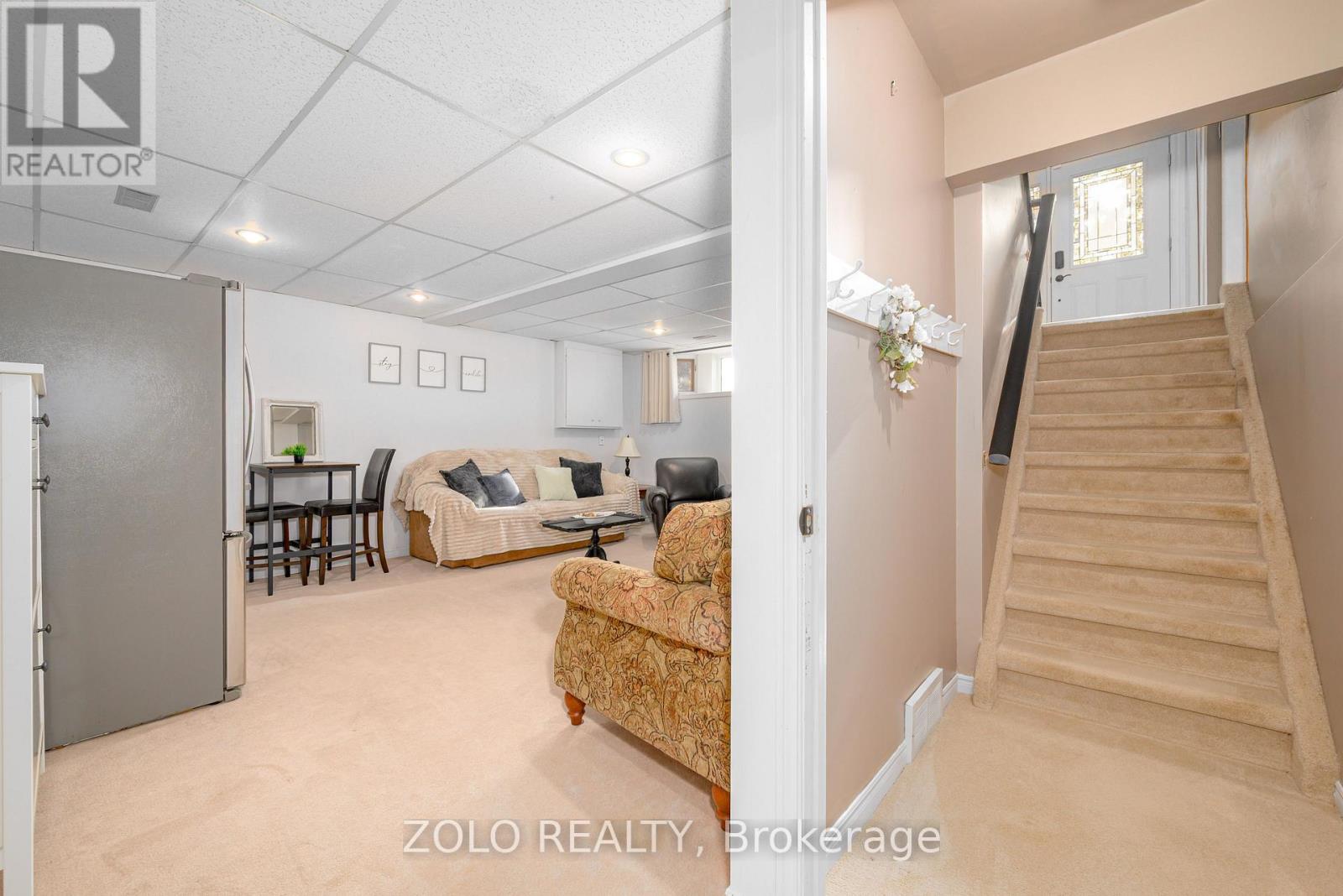 32 Andrew Drive, Kawartha Lakes, Ontario  K9V 5W6 - Photo 6 - X12546728