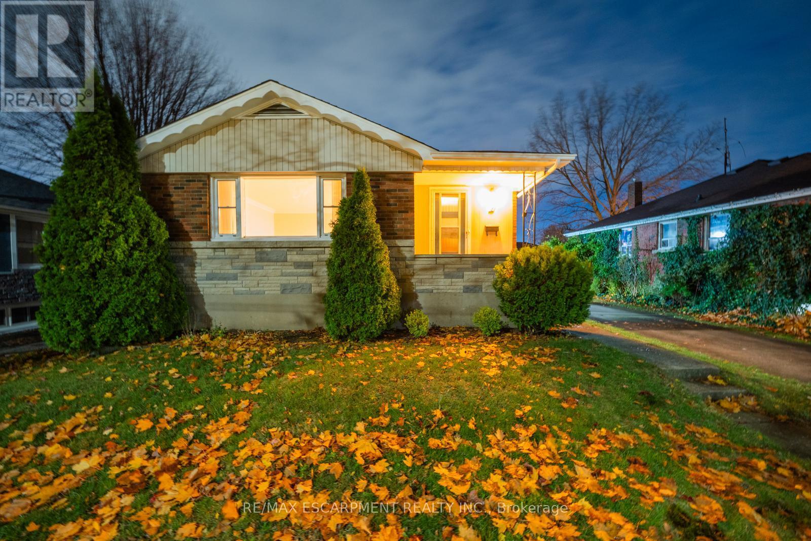 8 FAWELL AVENUE, St. Catharines, Ontario