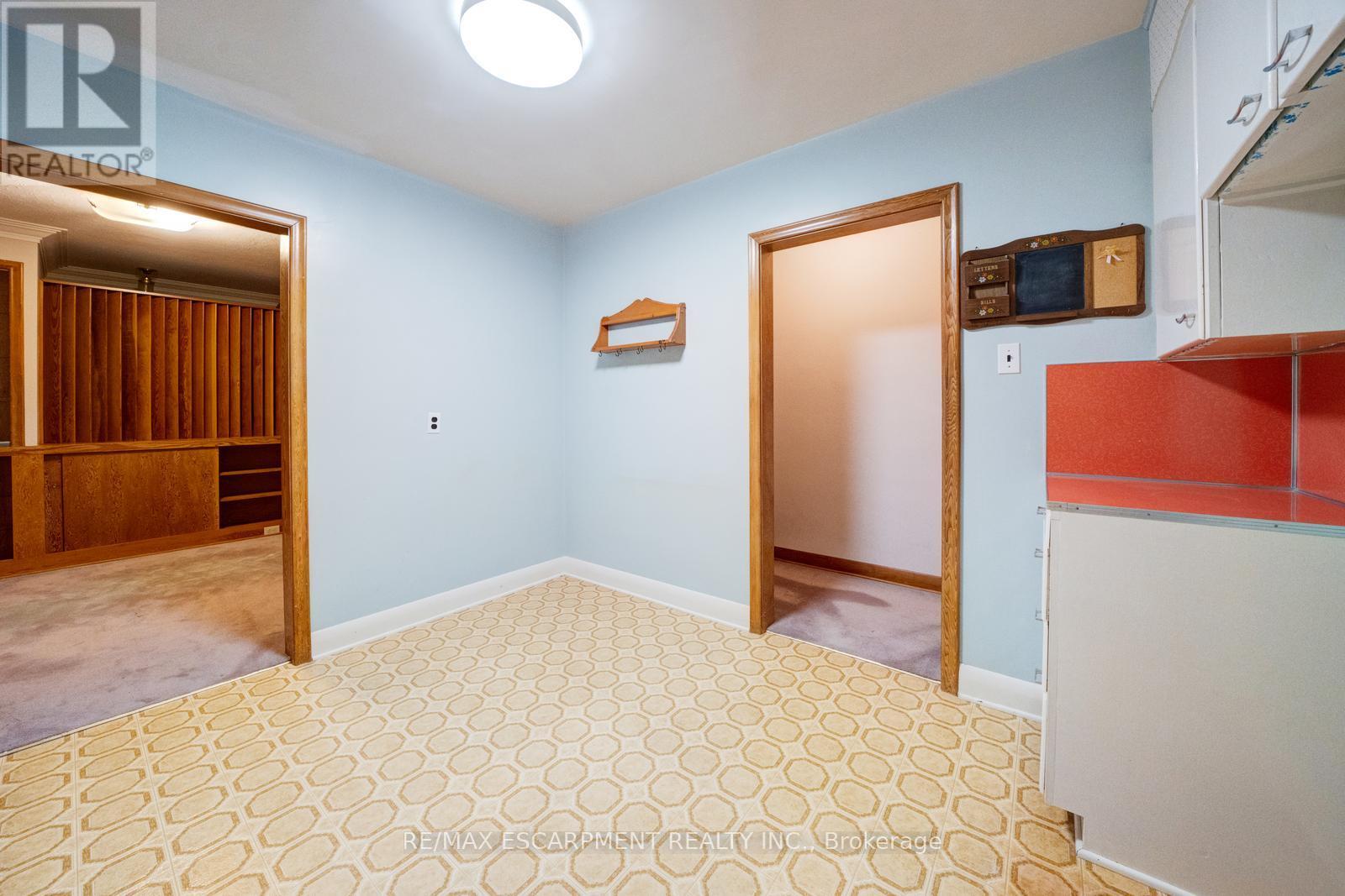 8 Fawell Avenue, St. Catharines, Ontario  L2S 2V4 - Photo 10 - X12546734