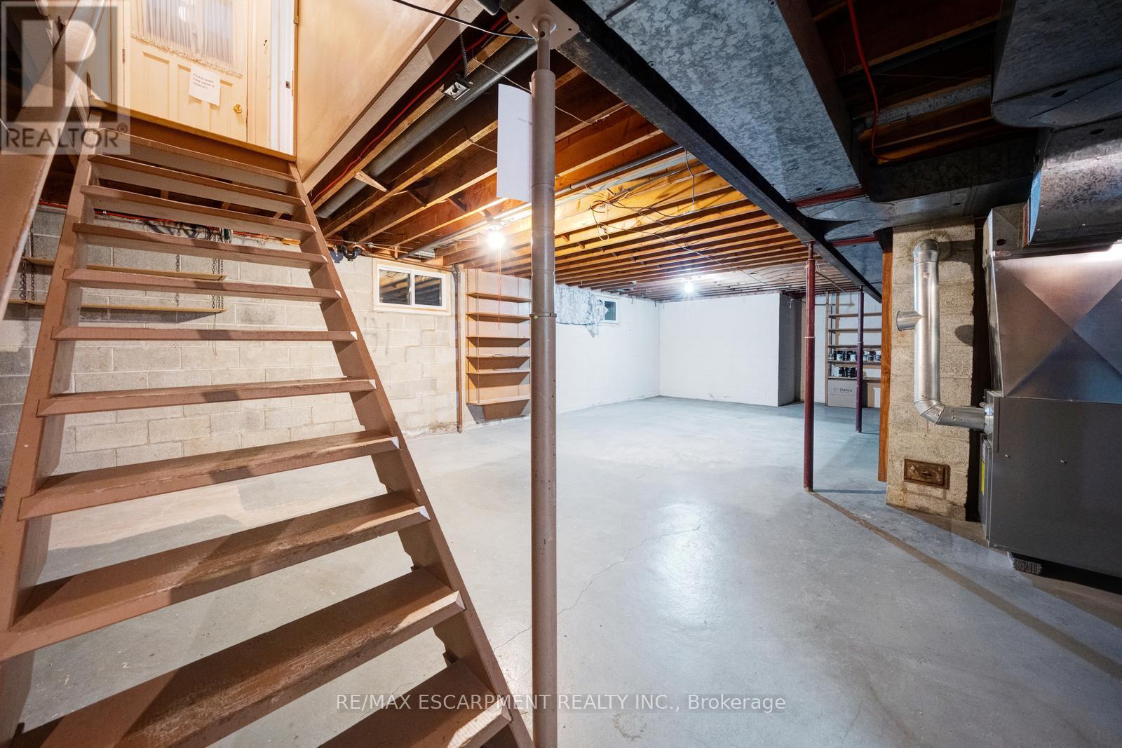 8 Fawell Avenue, St. Catharines, Ontario  L2S 2V4 - Photo 24 - X12546734