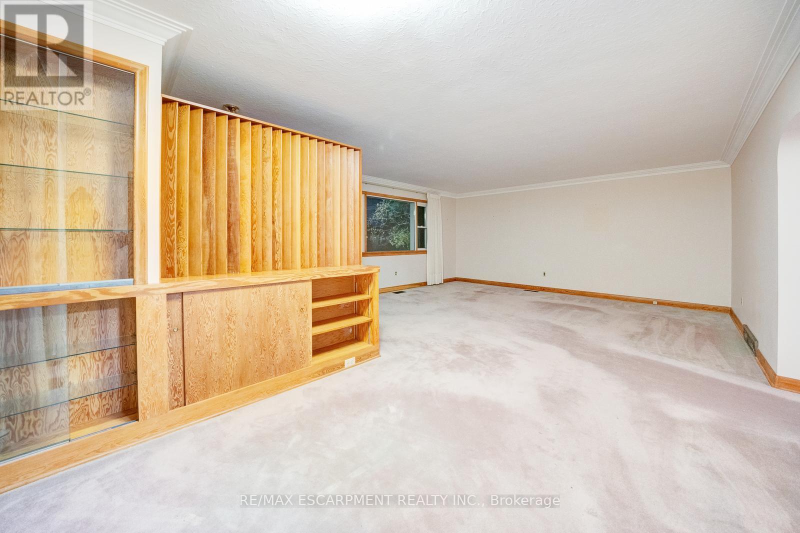 8 Fawell Avenue, St. Catharines, Ontario  L2S 2V4 - Photo 5 - X12546734