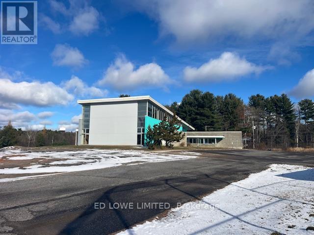 36 Smith Crescent, Parry Sound, Ontario P2A 0C5 - Photo 2 - X12546786