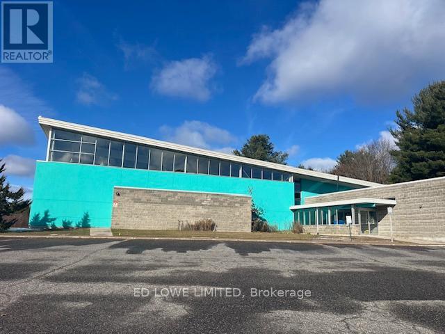 36 Smith Crescent, Parry Sound, Ontario P2A 0C5 - Photo 3 - X12546786