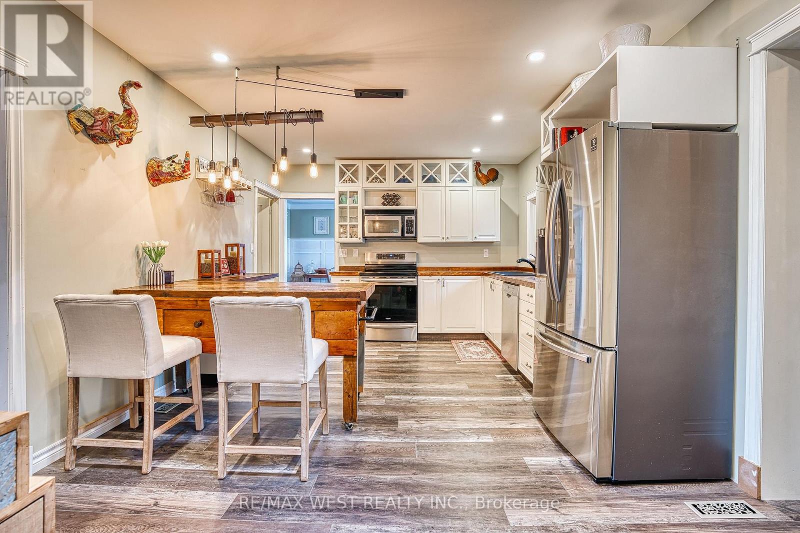 16 First Street W, Woolwich, Ontario  N3B 1H1 - Photo 4 - X12546804