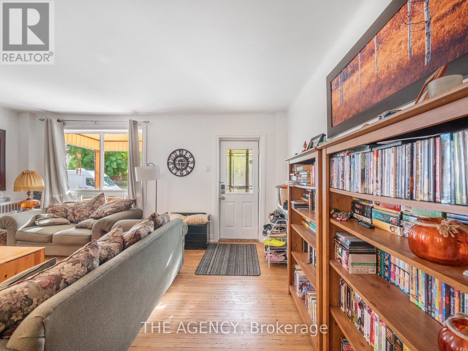 58 Woodland Avenue, St. Catharines, Ontario  L2R 5A3 - Photo 13 - X12546826