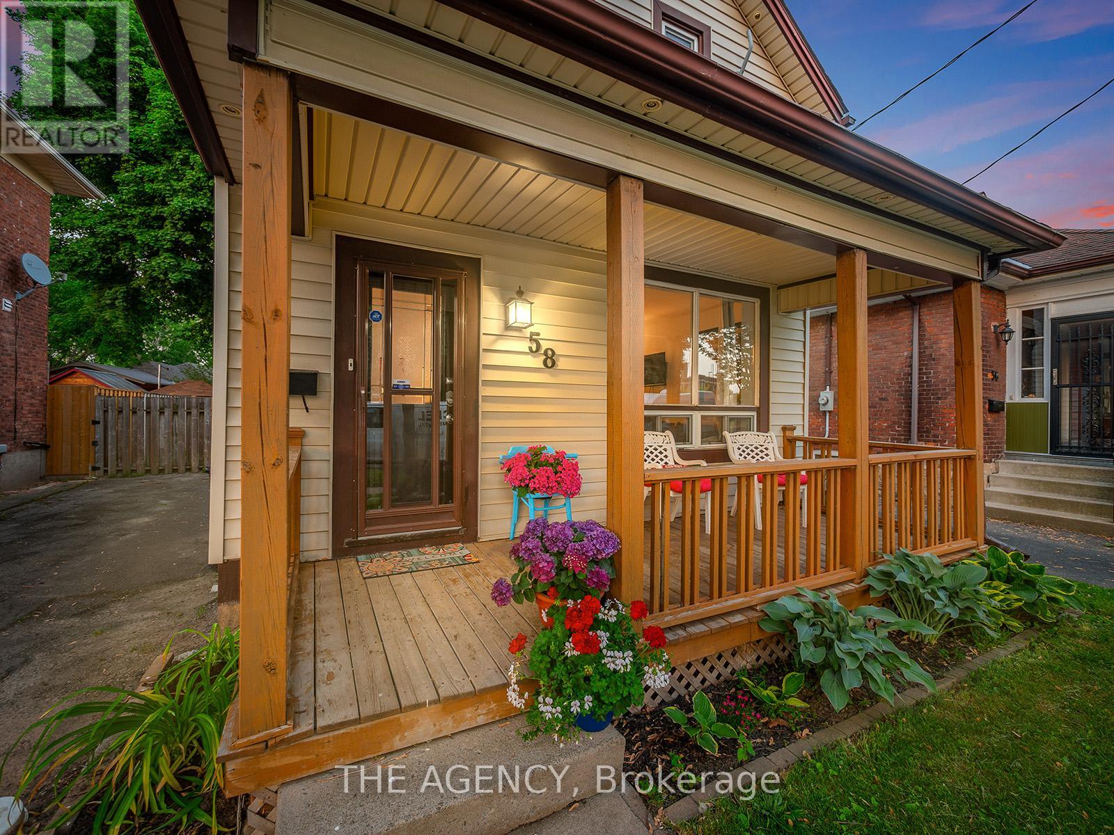 58 Woodland Avenue, St. Catharines, Ontario  L2R 5A3 - Photo 5 - X12546826