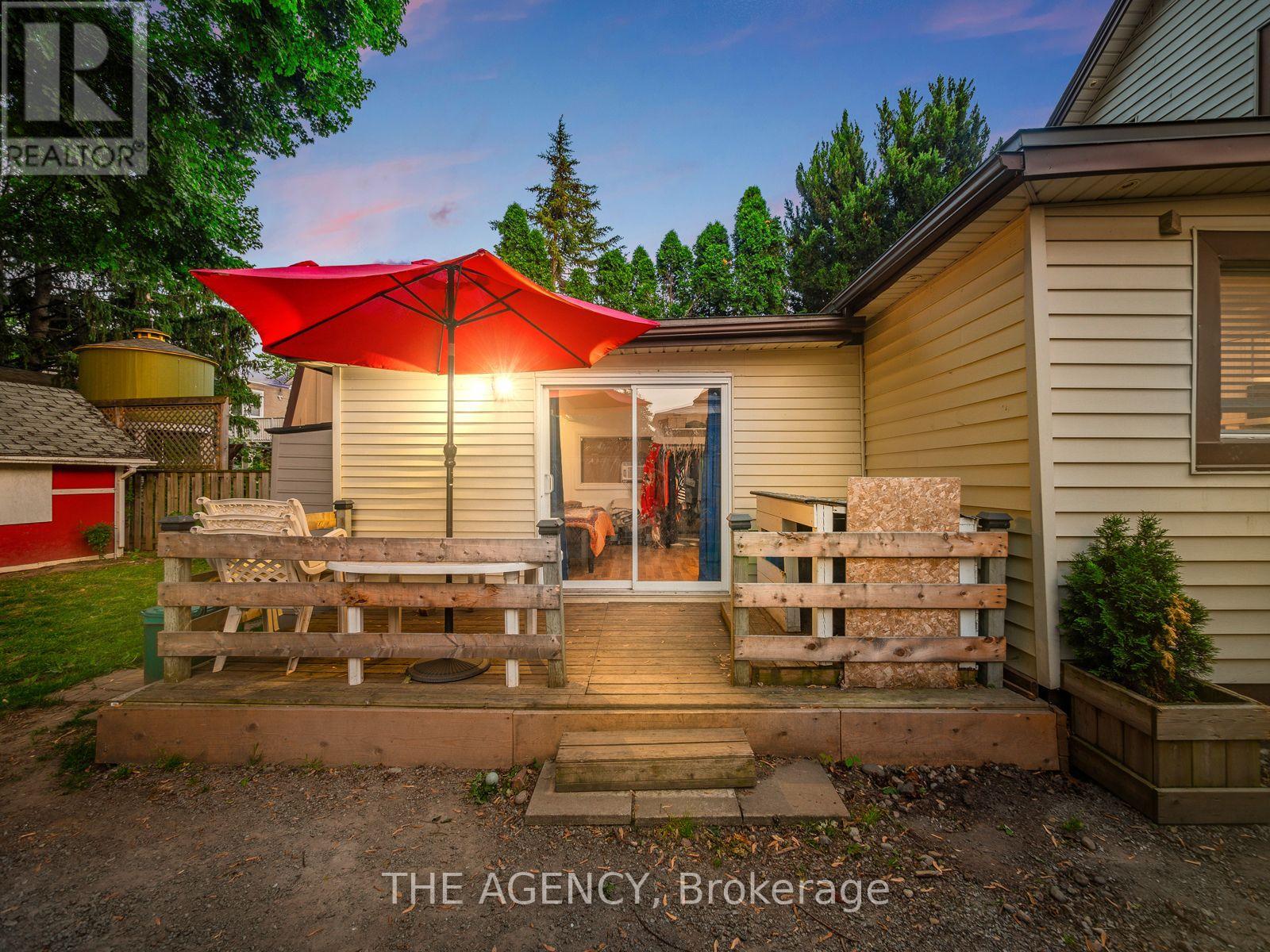 58 Woodland Avenue, St. Catharines, Ontario  L2R 5A3 - Photo 6 - X12546826