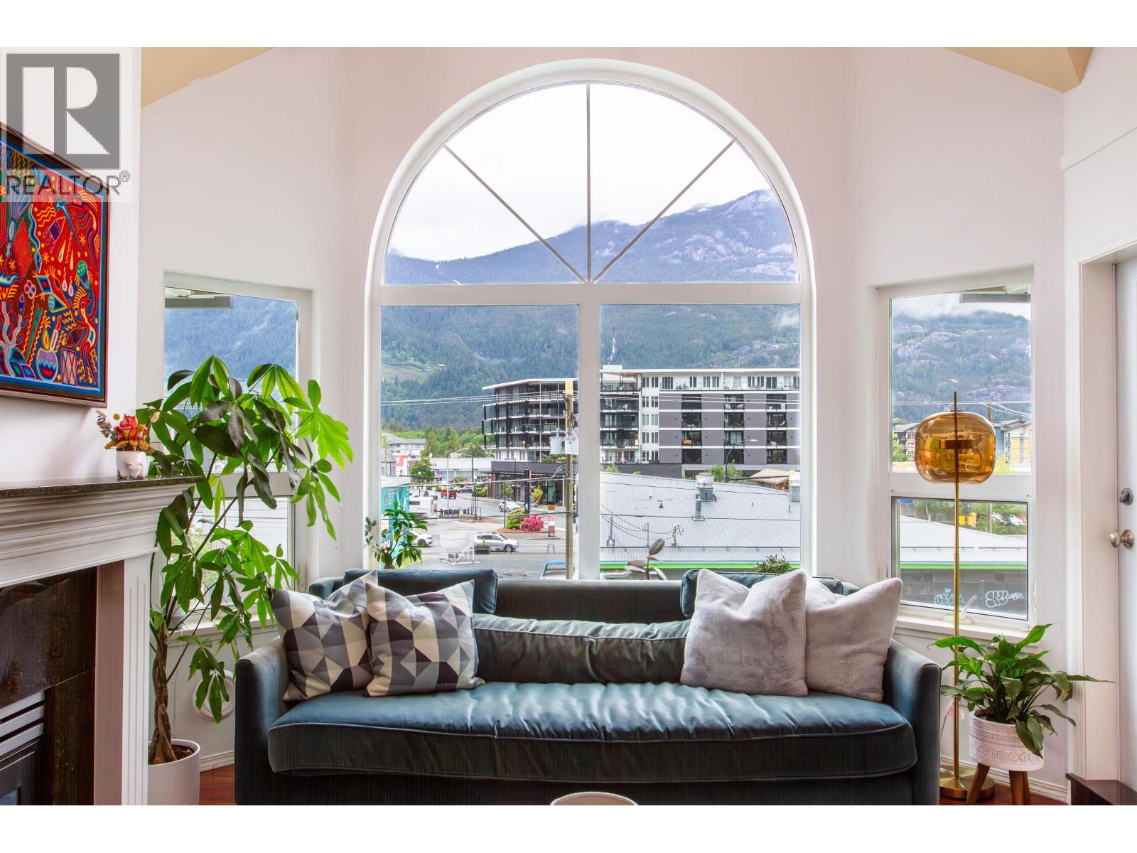 310 1466 Pemberton Avenue, Squamish, British Columbia V8B 0K1 - Photo 3 - R3067565