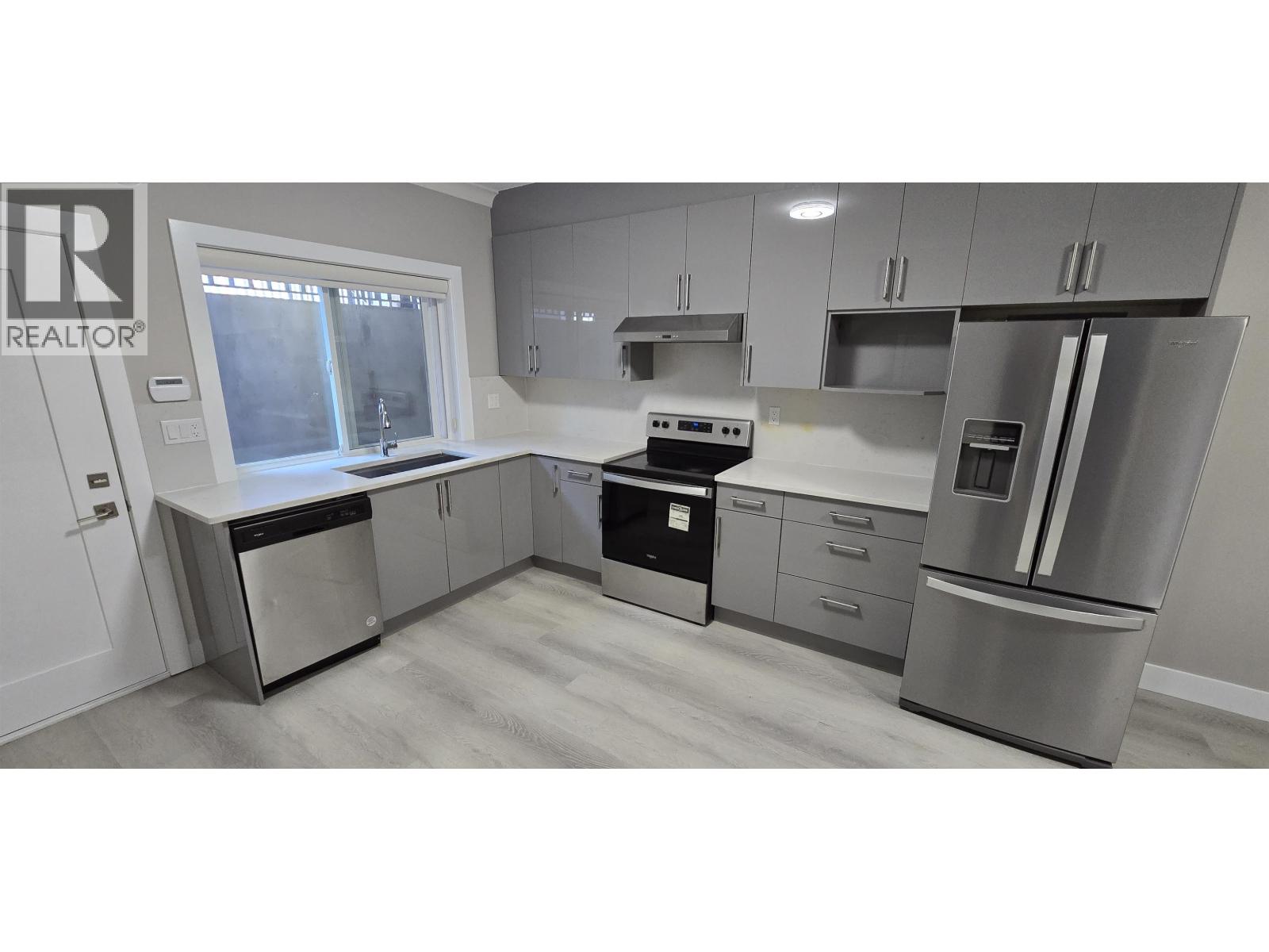 919 Runnymede Avenue, Coquitlam, British Columbia  V3J 2V3 - Photo 5 - R3067572