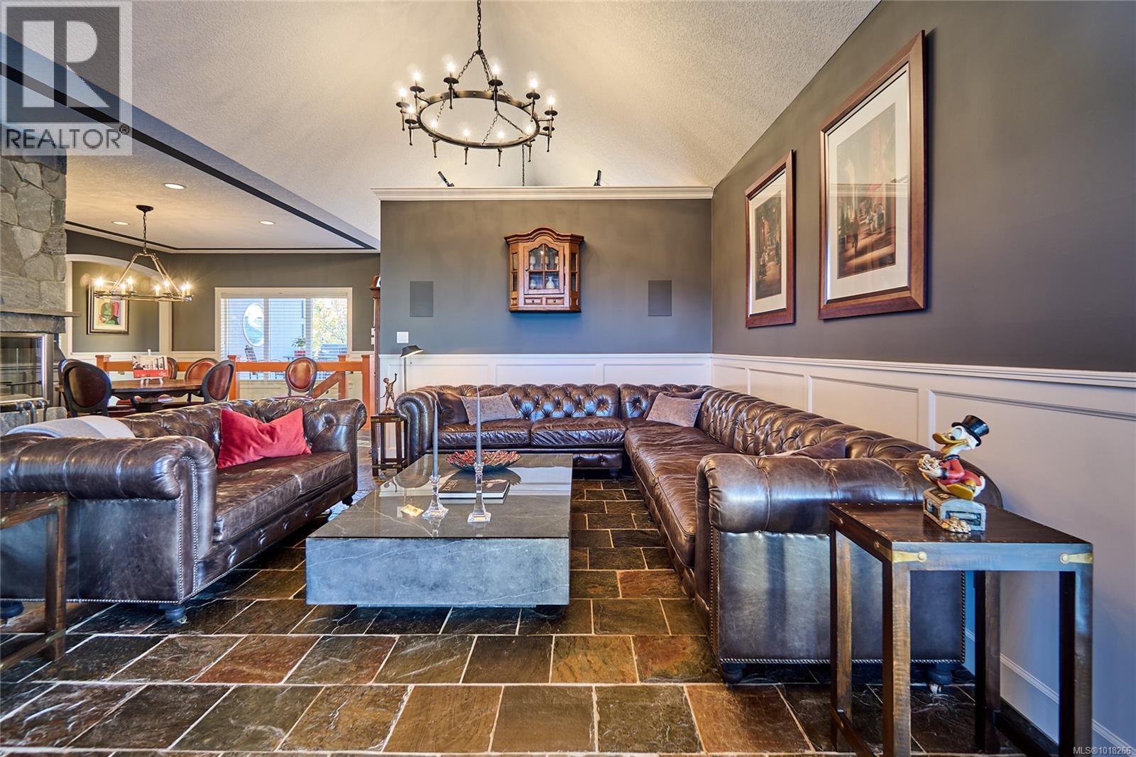 Property at 301 Mount Royal Pl image 3