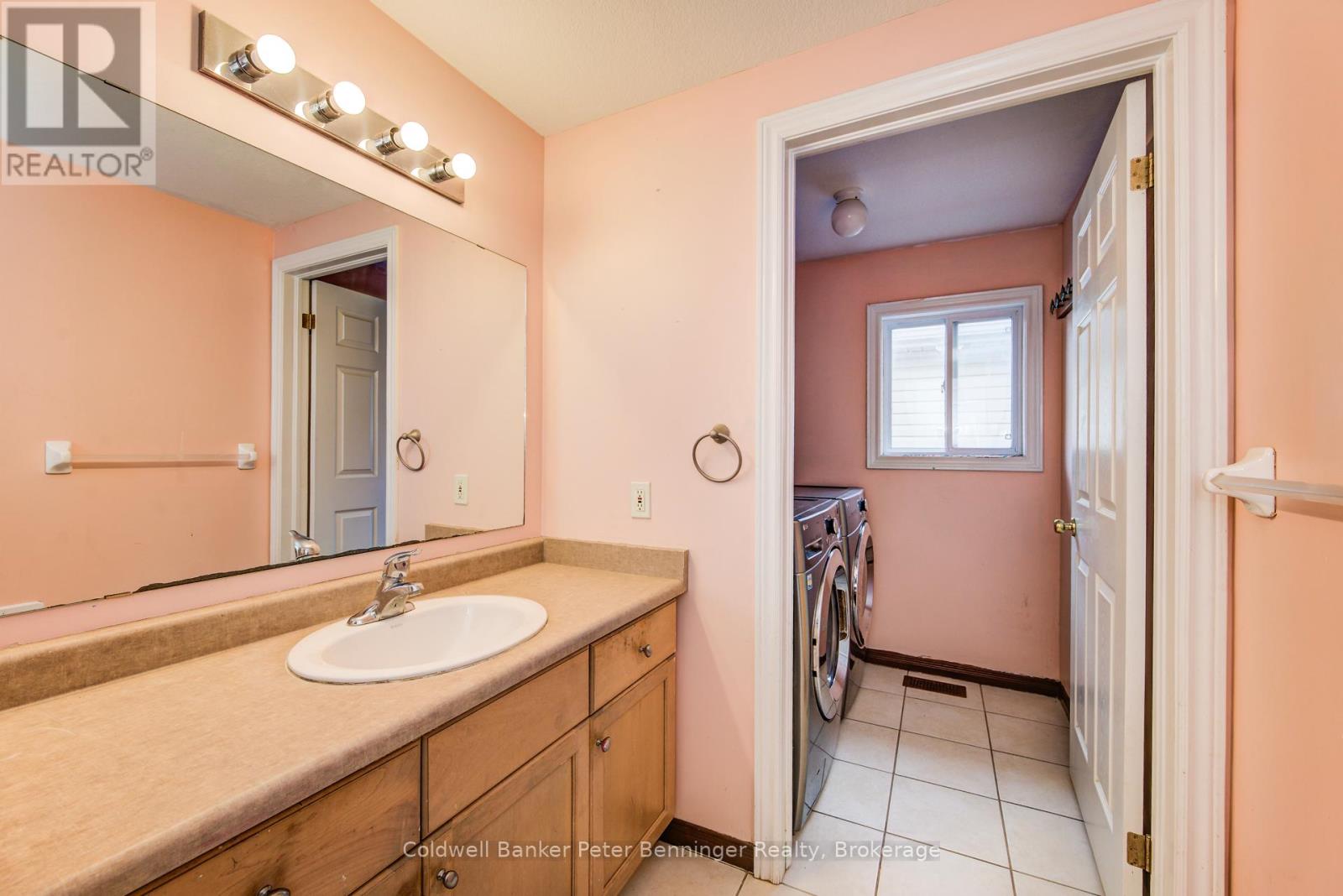 142 Severn Drive, Guelph, Ontario  N1E 7K5 - Photo 24 - X12546866