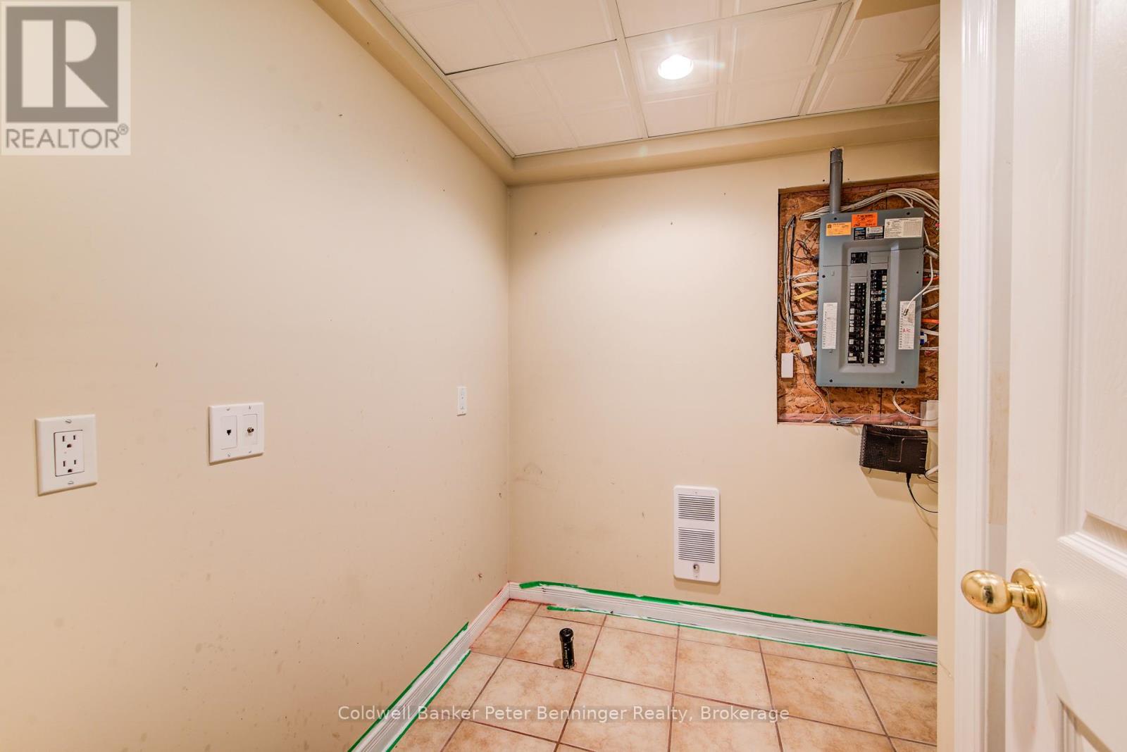 142 Severn Drive, Guelph, Ontario  N1E 7K5 - Photo 34 - X12546866