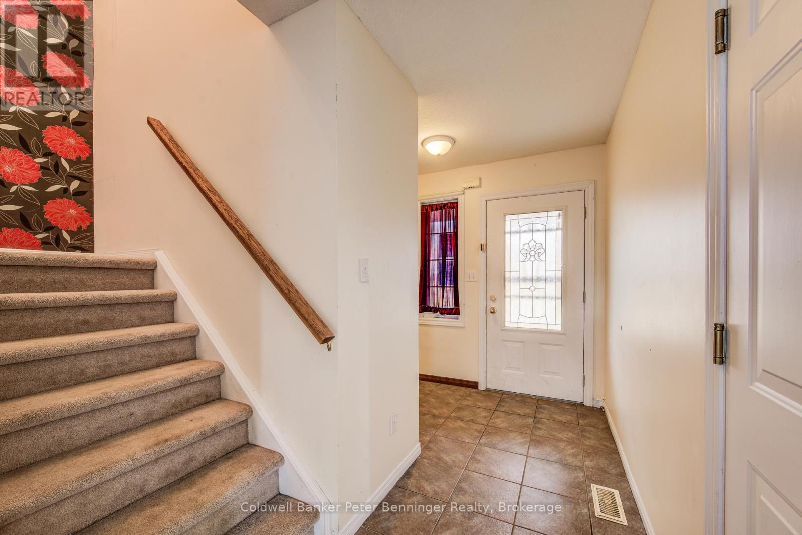 142 Severn Drive, Guelph, Ontario  N1E 7K5 - Photo 8 - X12546866